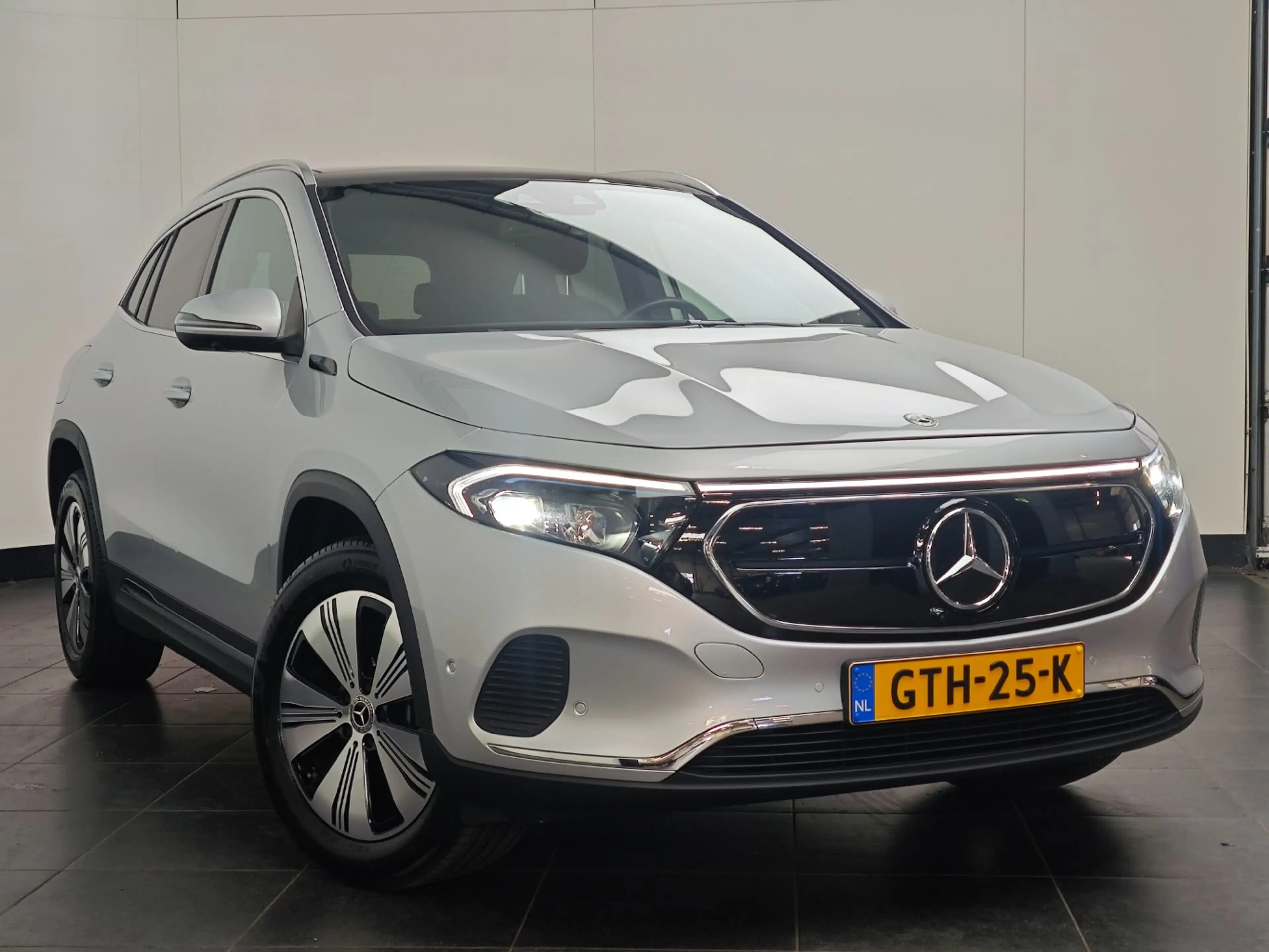 Mercedes-Benz EQA 250 67 kWh 190pk Edition | Panoramadak | Bestuurdersst — photo 2