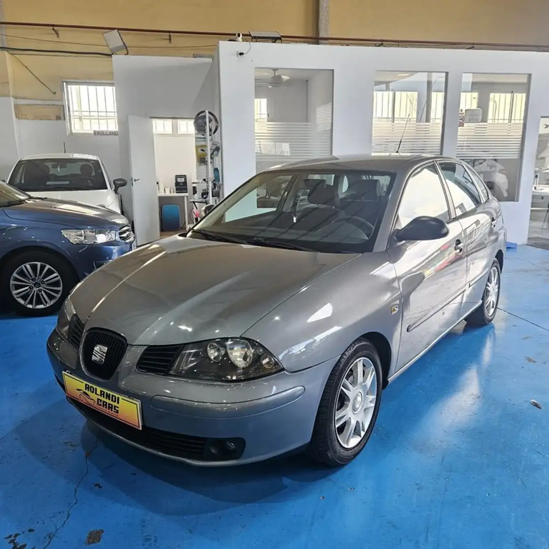 SEAT Ibiza 1.4TDI Ecomotive Gris - 2