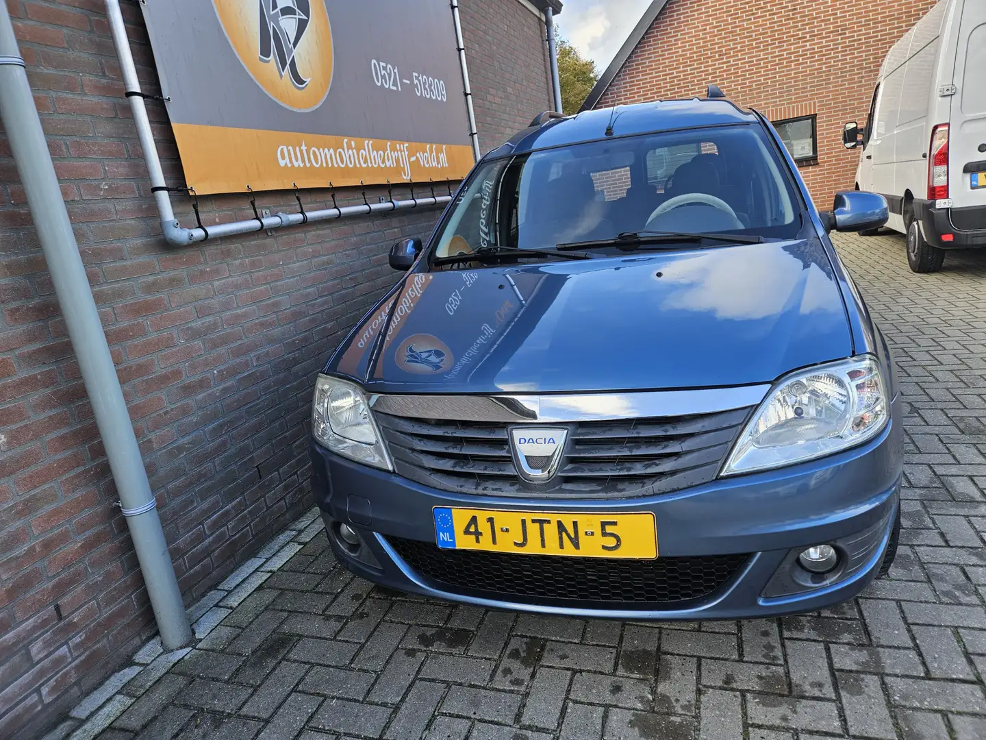 Dacia Logan MCV 1.6-16V Lauréate Bleu - 2