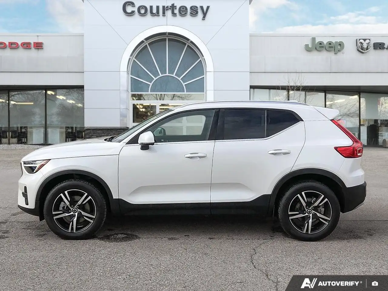 Volvo XC40 снимка Volvo XC40