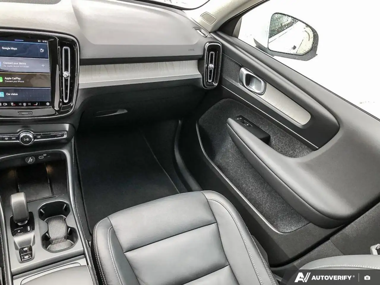 Volvo XC40 снимка Volvo XC40