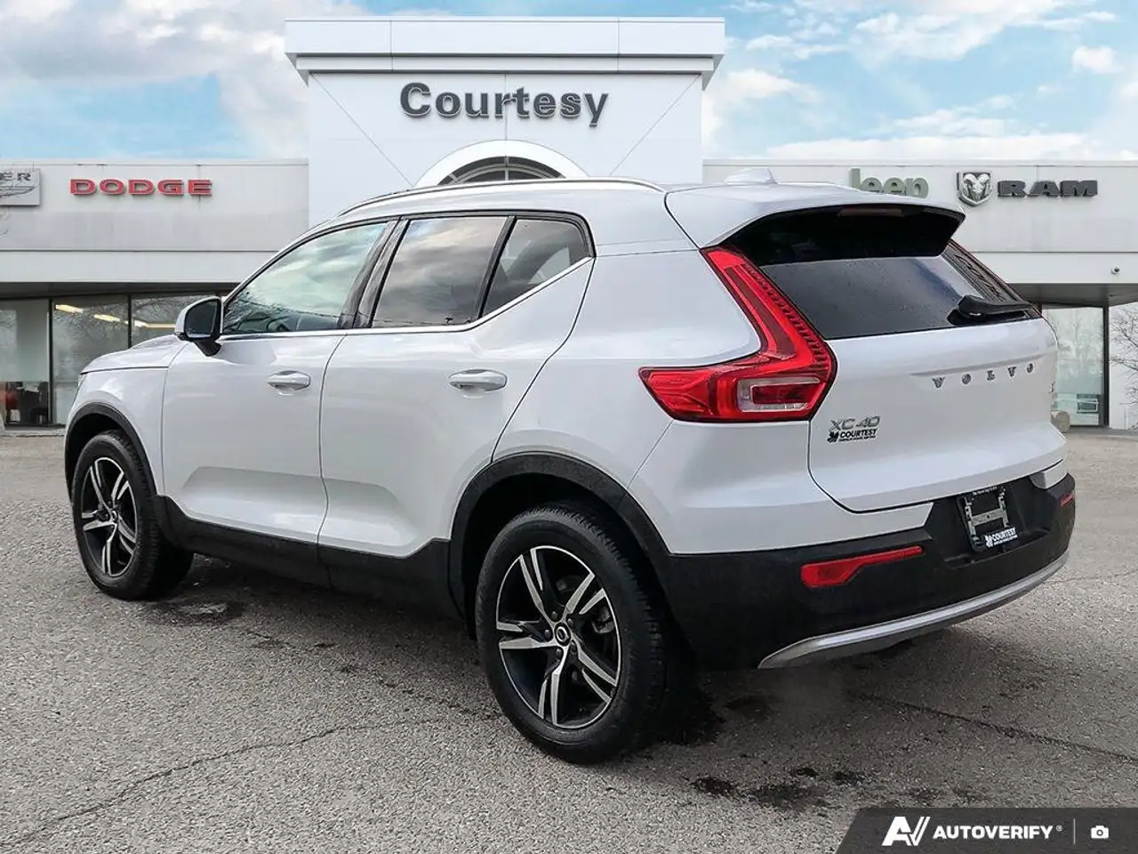 Volvo XC40 снимка Volvo XC40