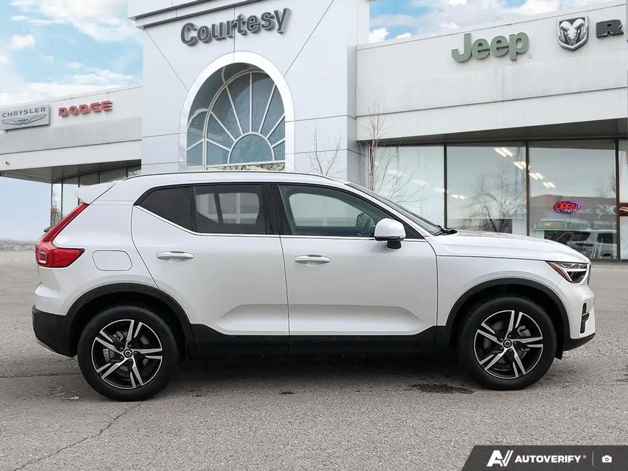 Volvo XC40 снимка Volvo XC40