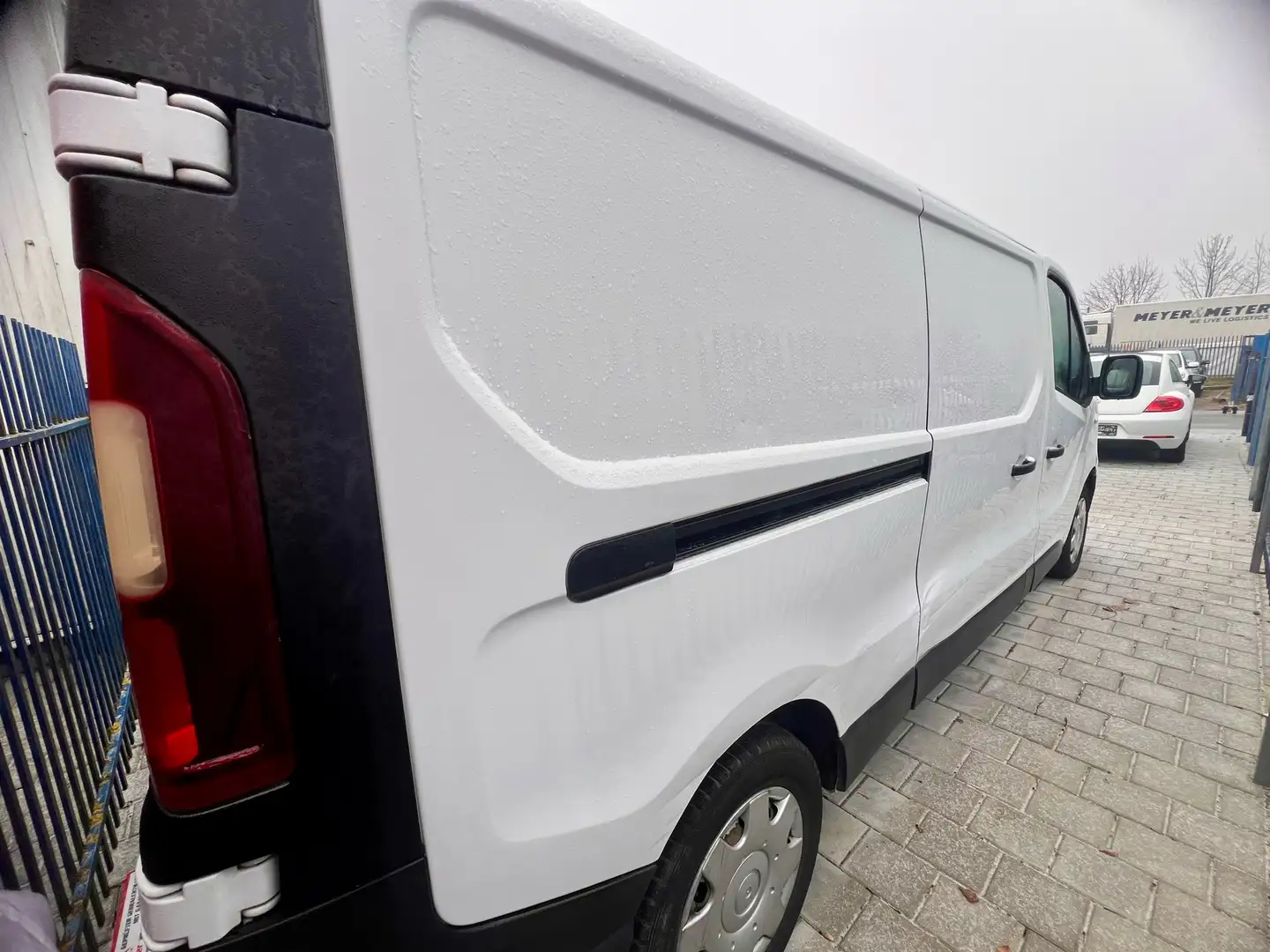 Renault Trafic L2H1 2,9t Komfort, TÜV 02/26, 145PS, EURO6 Білий - 2