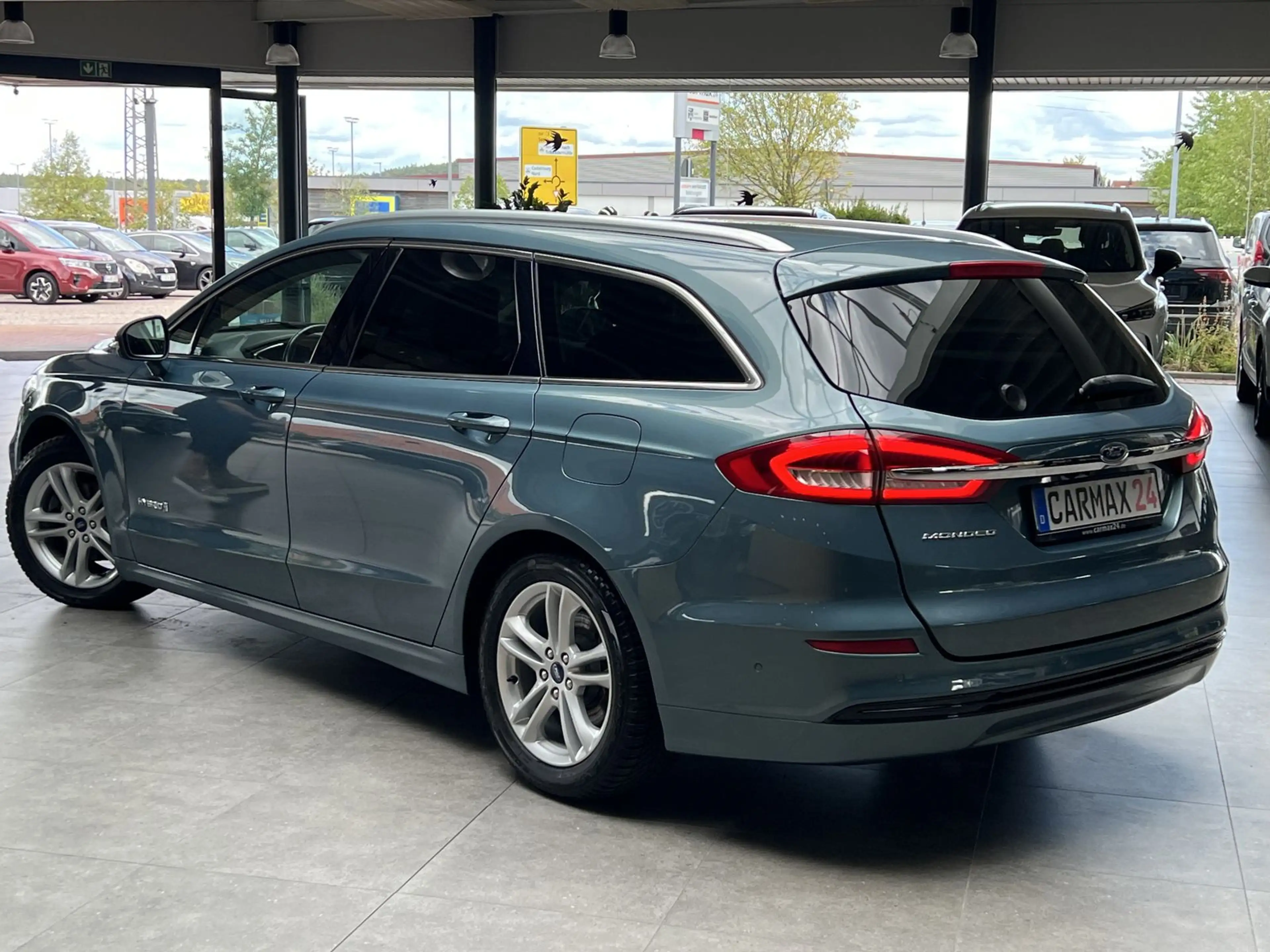 Ford Mondeo Hybrid Kamera Navi CarPlay/Android — photo 8
