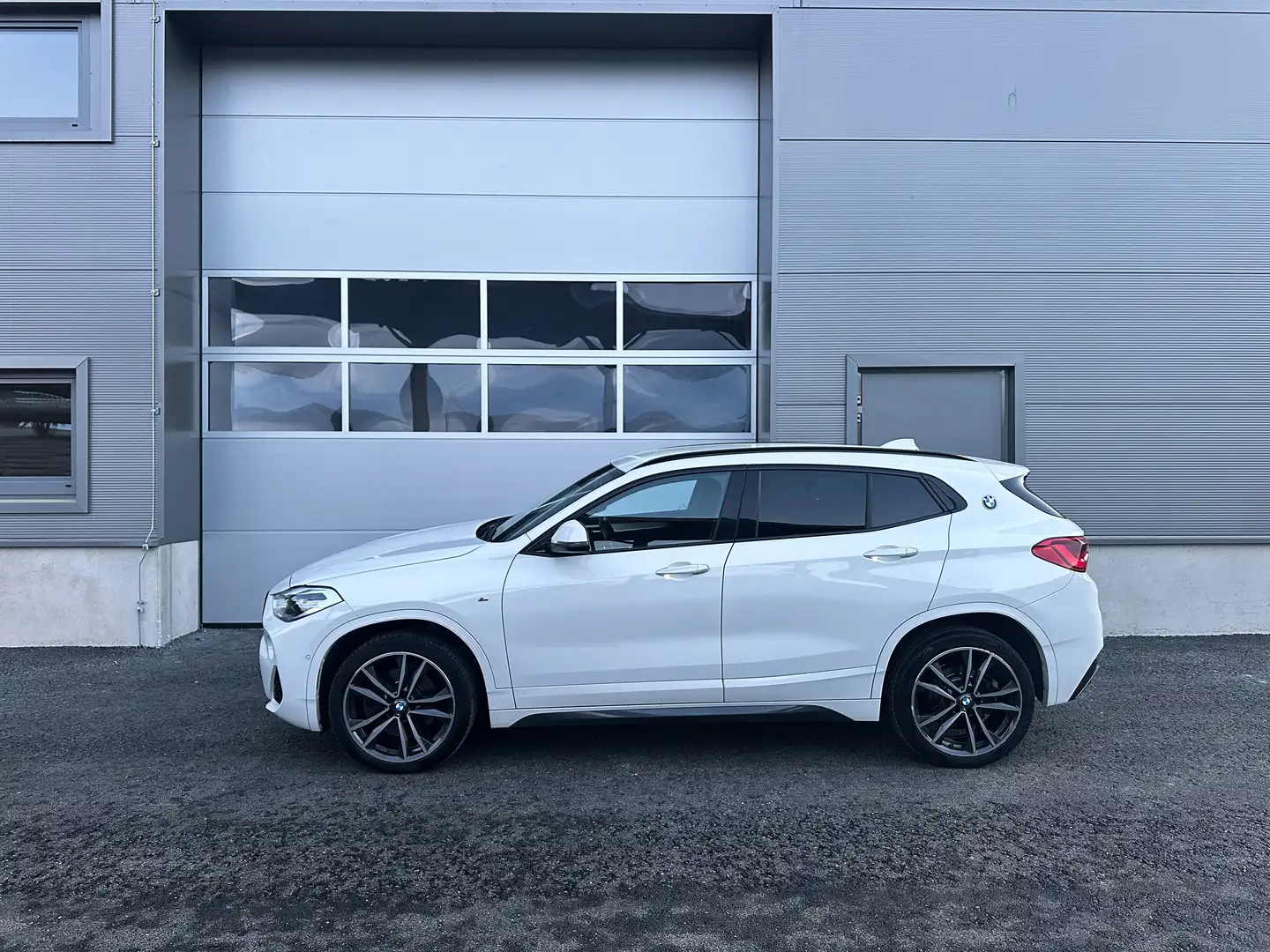 BMW X2 20d xDrive Aut M-SPORT/ HEAD-UP/ ALCANTARA/ KAMERA Weiß - 2
