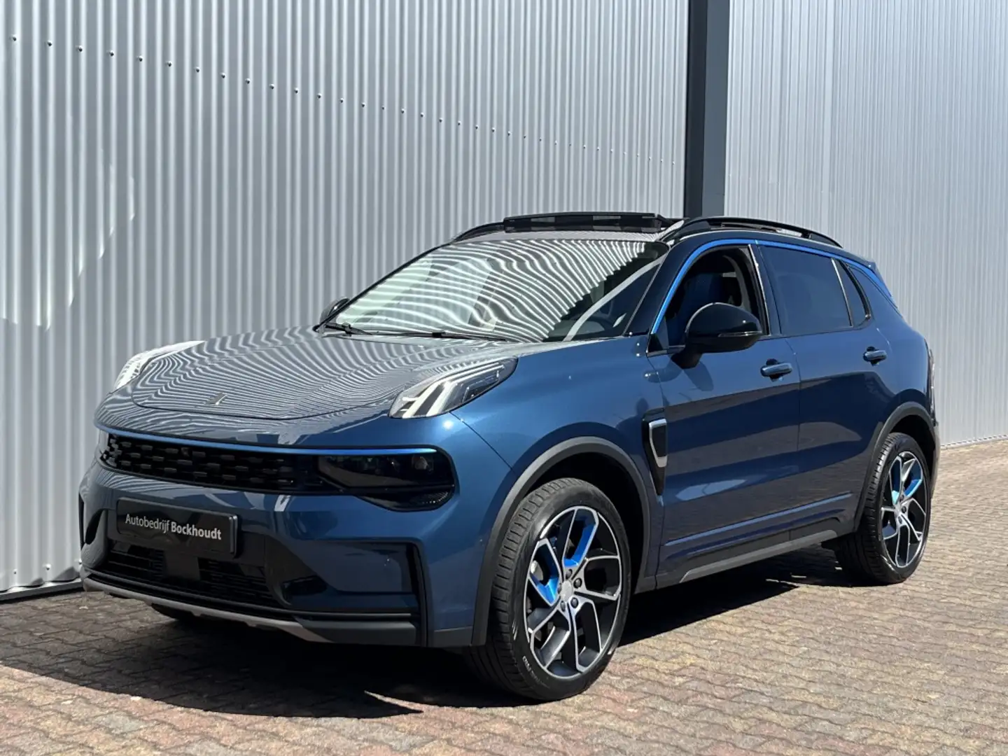 Lynk & Co 01 1.5 PHEV | Panorama Dak | 360 Camera | Infinity Au Blau - 2