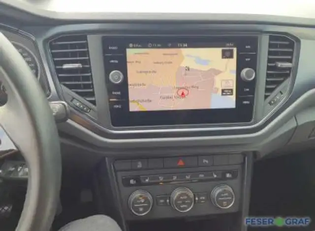 Volkswagen T-Roc view 9