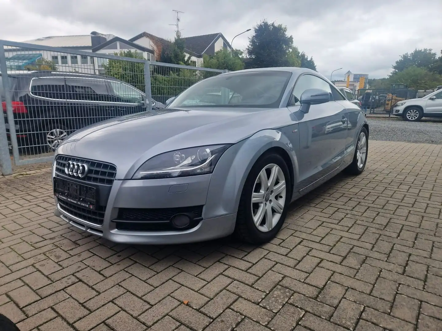 Audi TT Coupe 1.8 TFSI S-Line Silber - 1