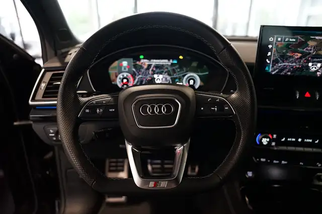 Audi Q5 view 12