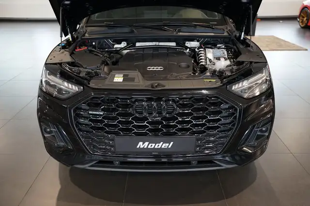 Audi Q5 view 4