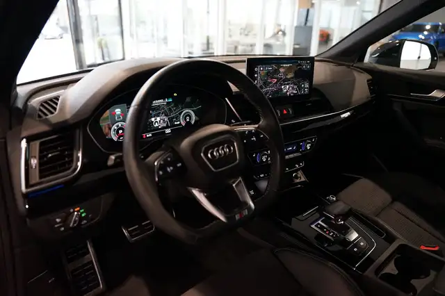 Audi Q5 view 13