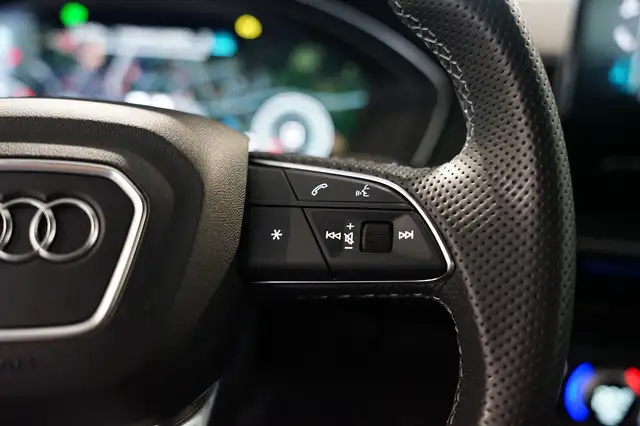 Audi Q5 view 15
