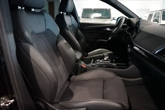 Audi Q5 view 9
