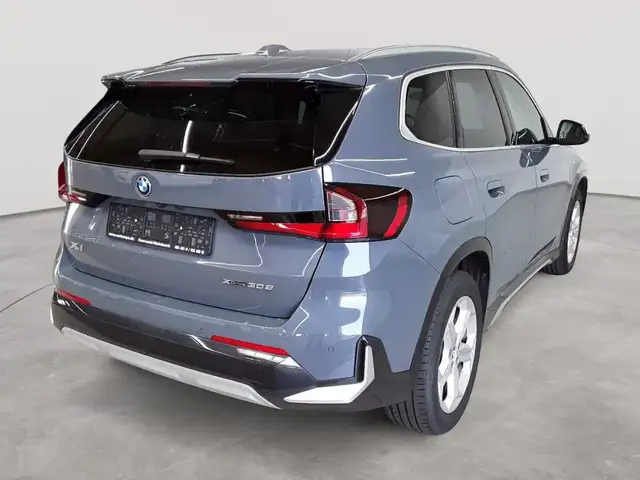 BMW X1 view 4