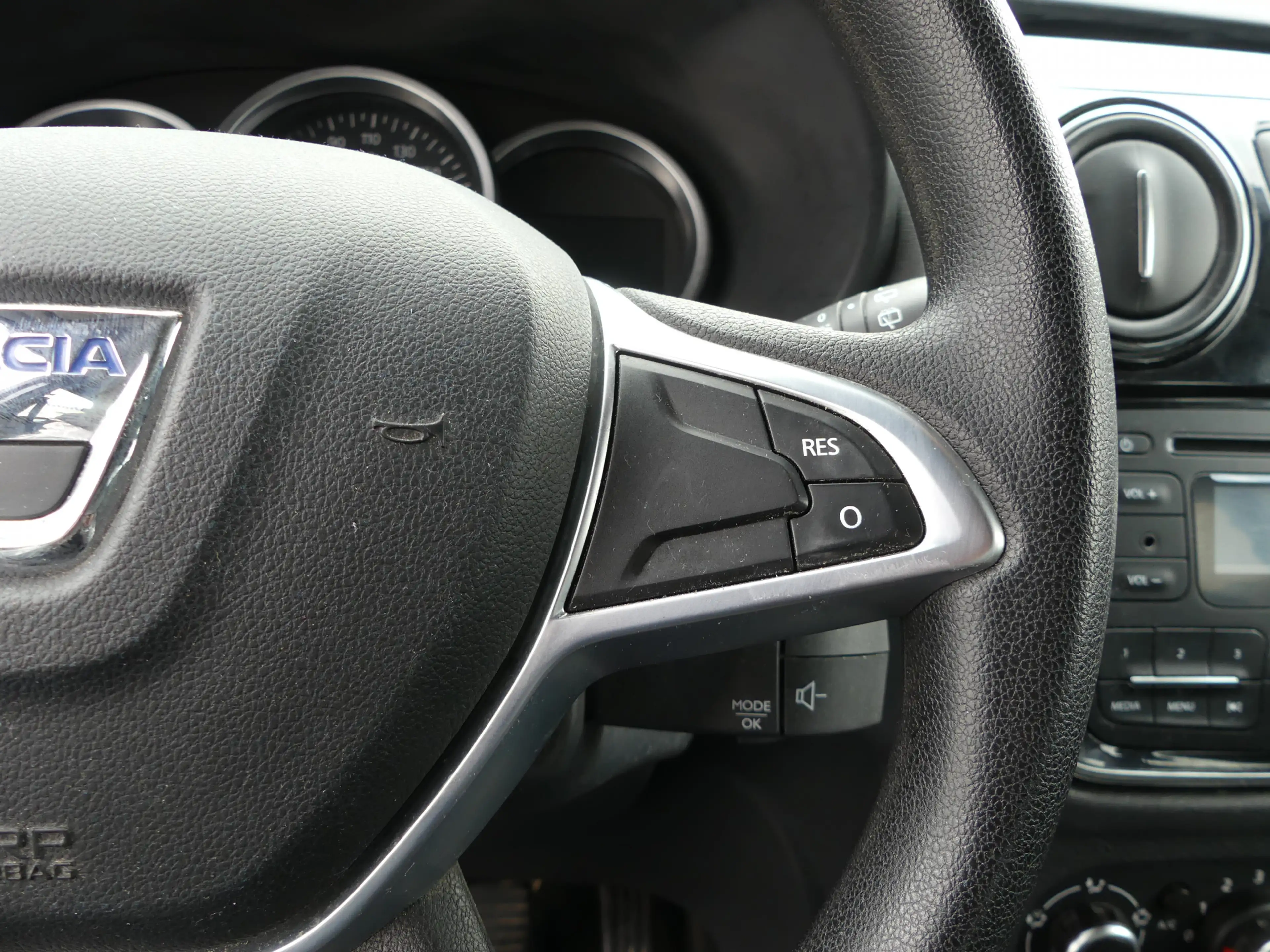 Dacia Dokker Laureate | BLUETOOTH | SHZ | AHK — photo 15