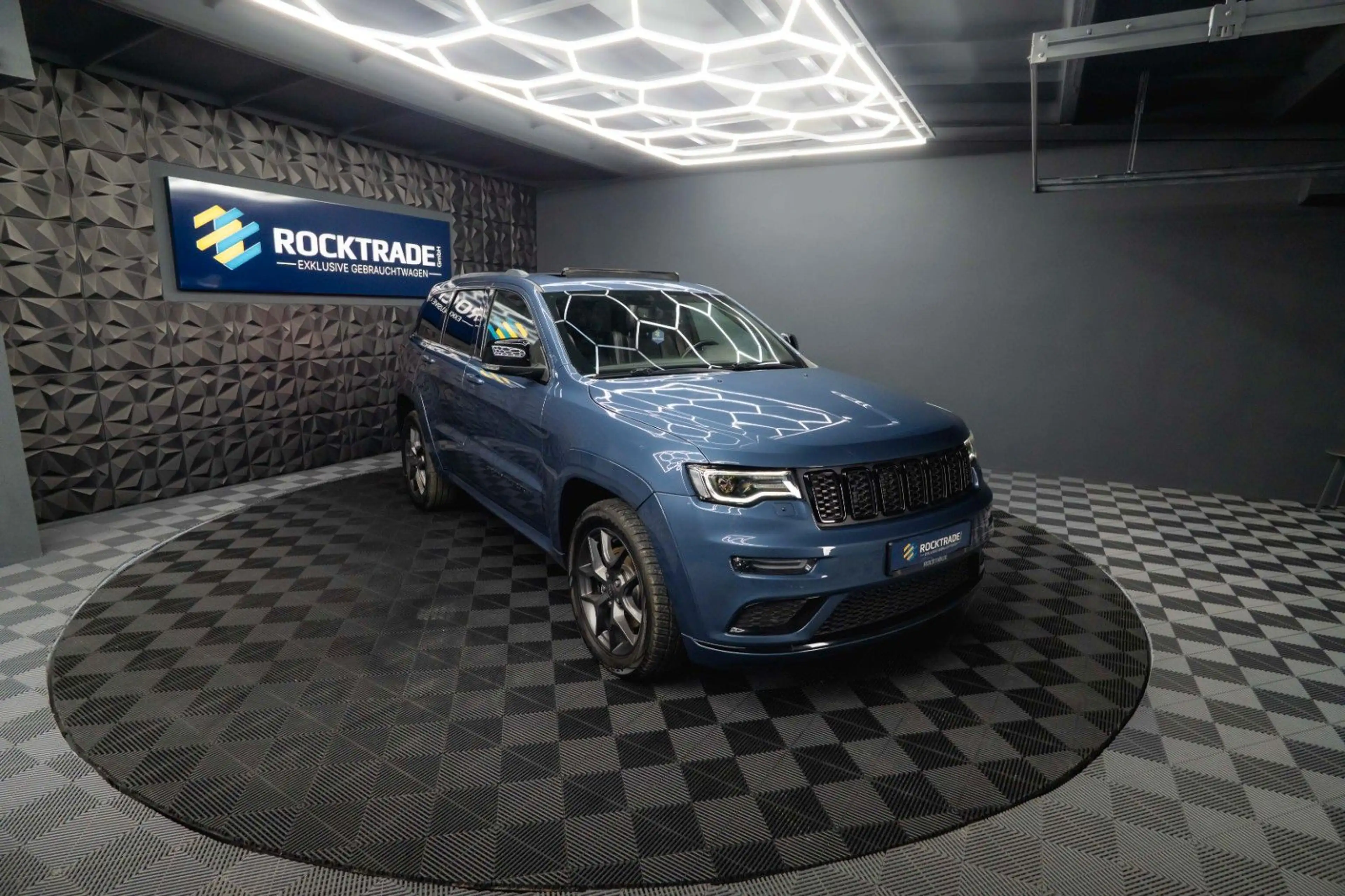 Jeep Grand Cherokee 3.6 4x4 LIMITED X *Pano*LED*19%* — photo 6
