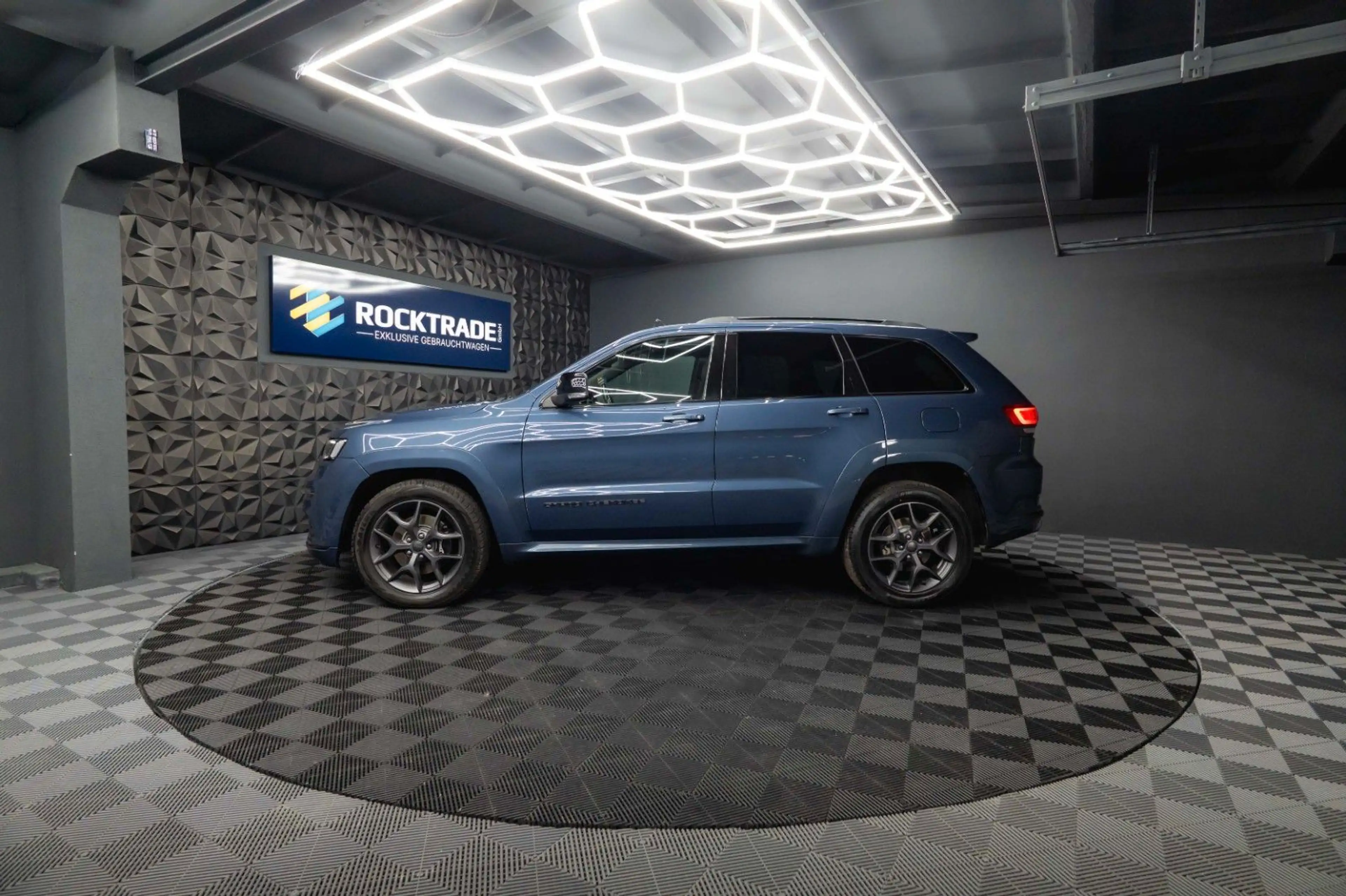 Jeep Grand Cherokee 3.6 4x4 LIMITED X *Pano*LED*19%* — photo 15