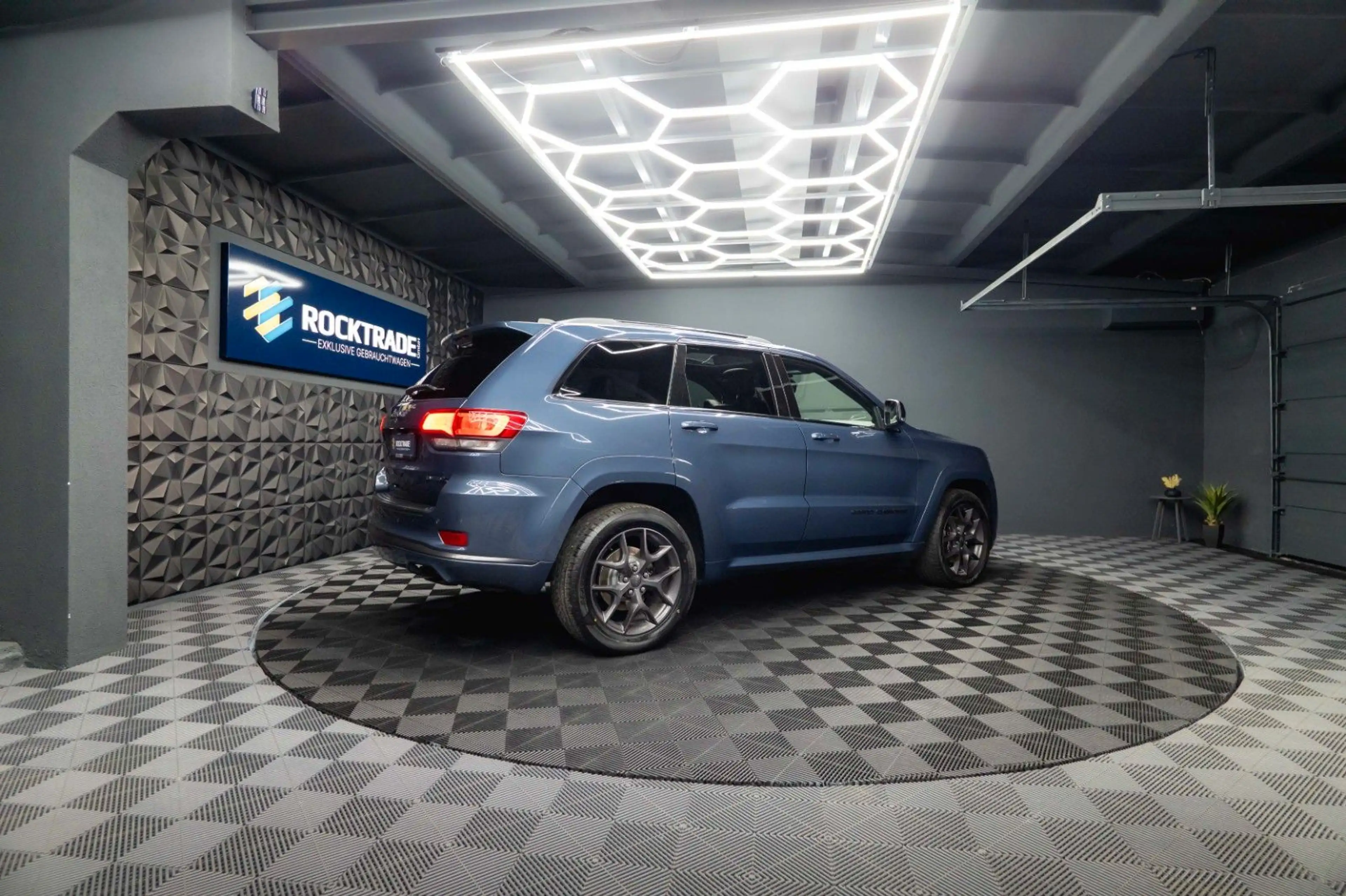 Jeep Grand Cherokee 3.6 4x4 LIMITED X *Pano*LED*19%* — photo 10