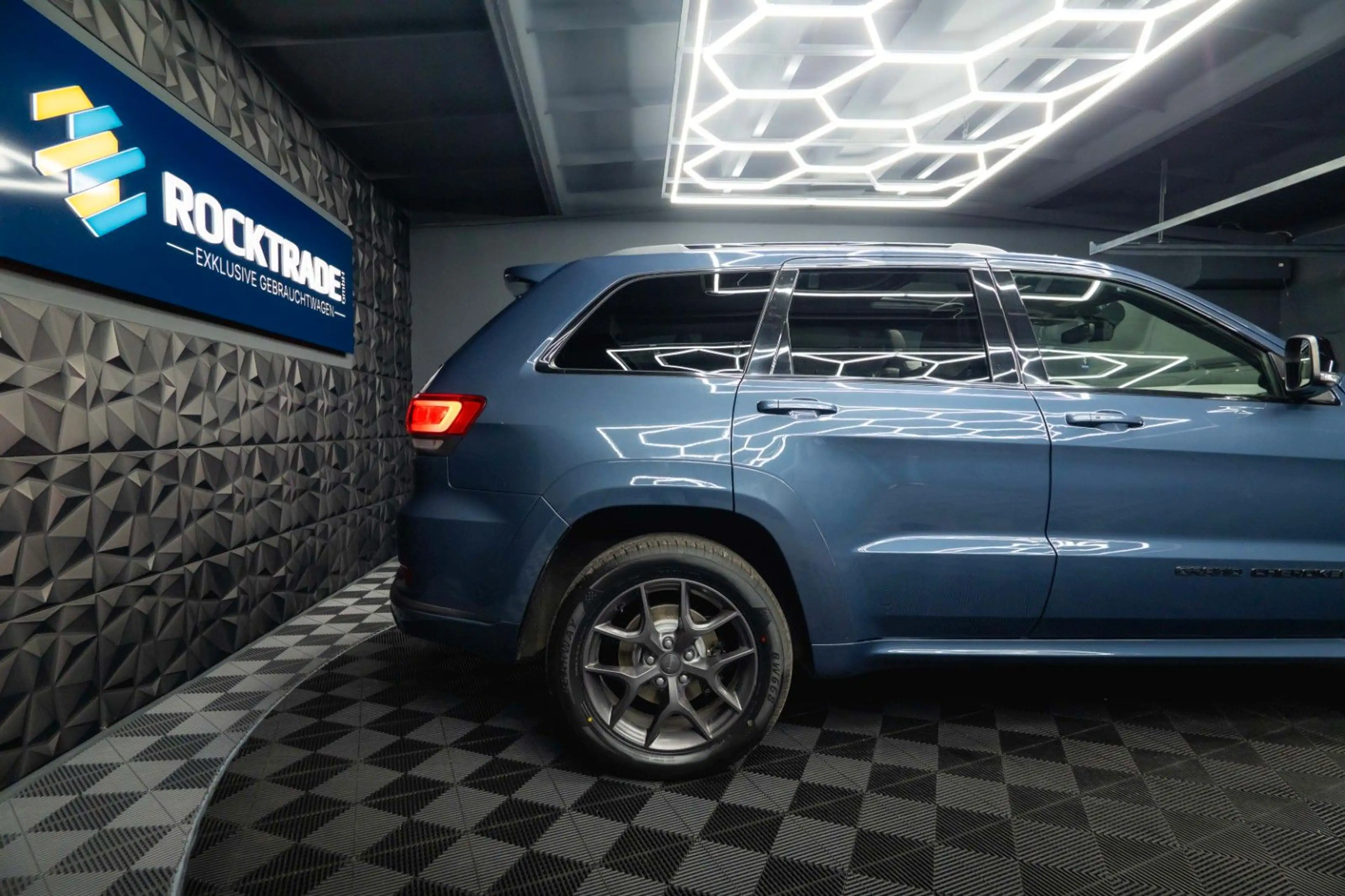 Jeep Grand Cherokee 3.6 4x4 LIMITED X *Pano*LED*19%* — photo 8