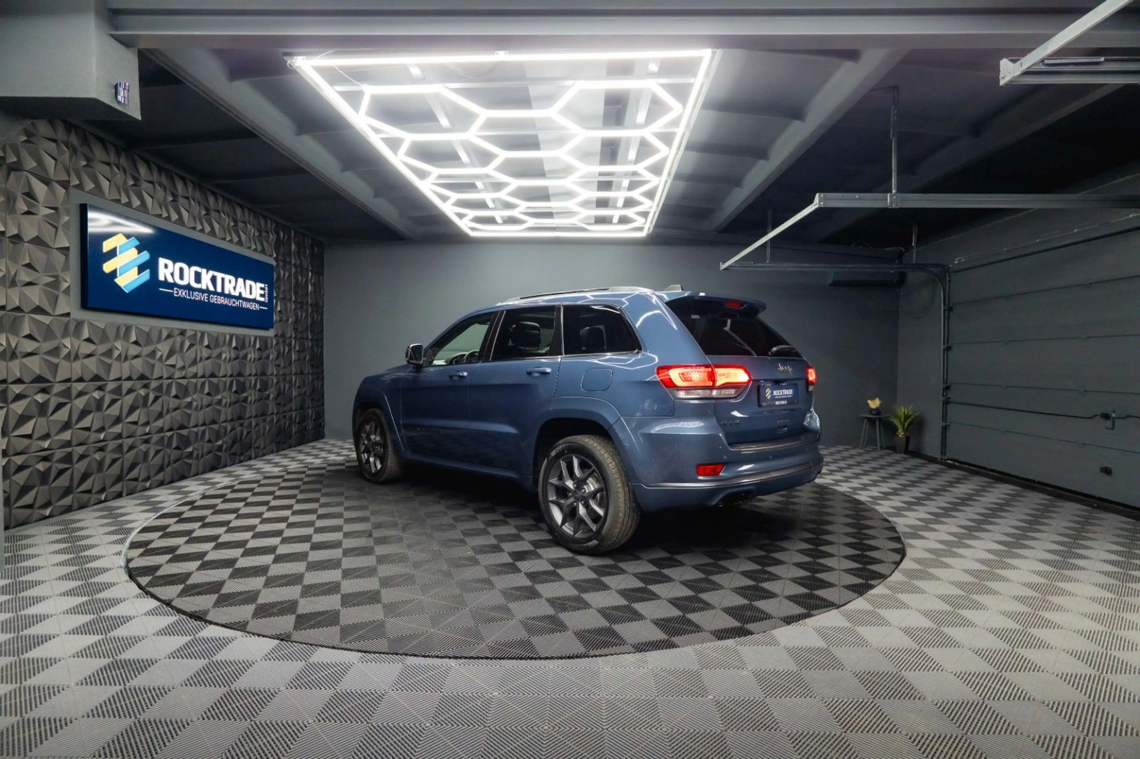 Jeep Grand Cherokee 3.6 4x4 LIMITED X *Pano*LED*19%* — photo 14