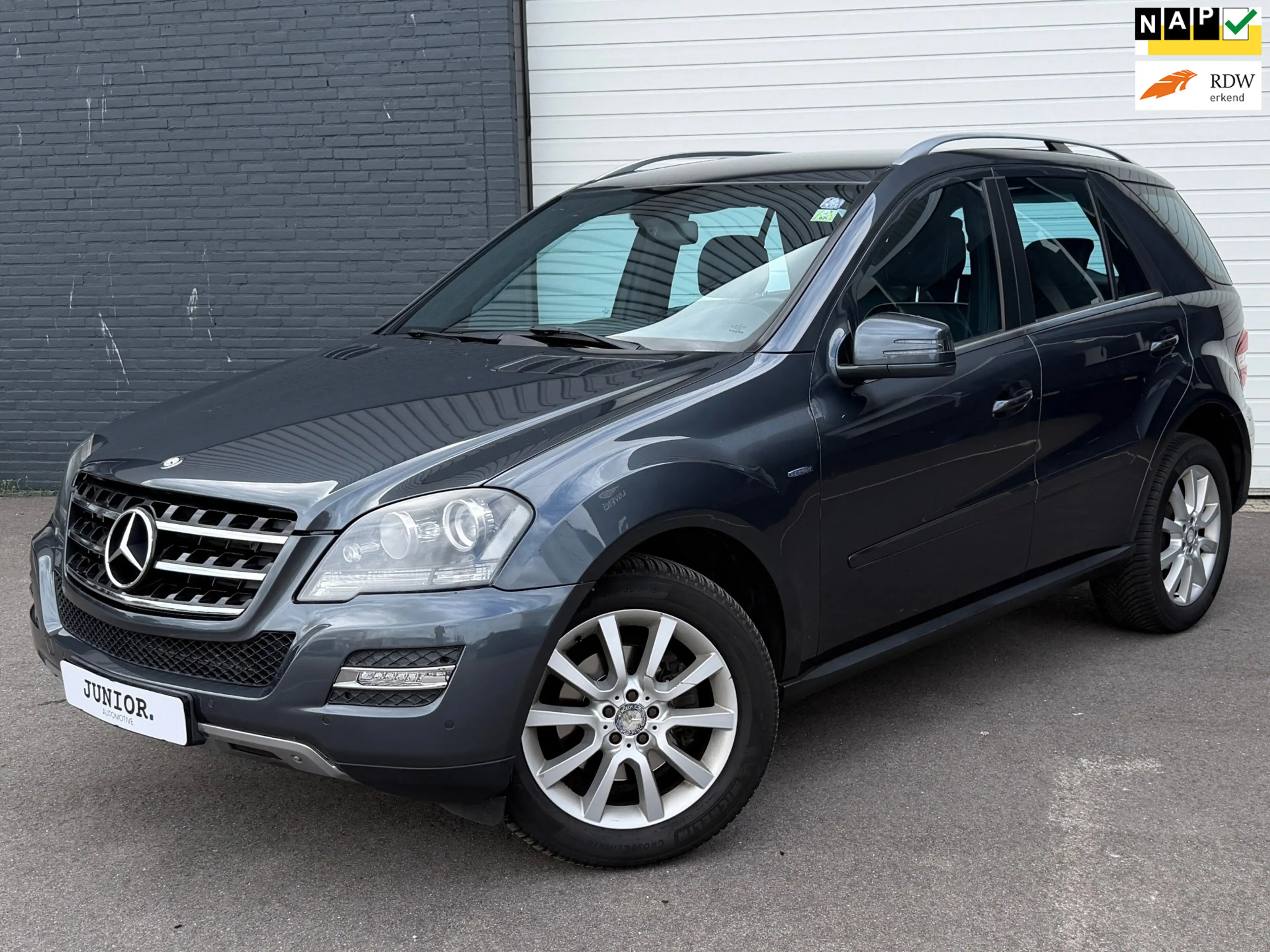 Mercedes-Benz ML 300 M-klasse CDI BlueEFFICIENCY DEALERONDERHOUDEN/LEDE