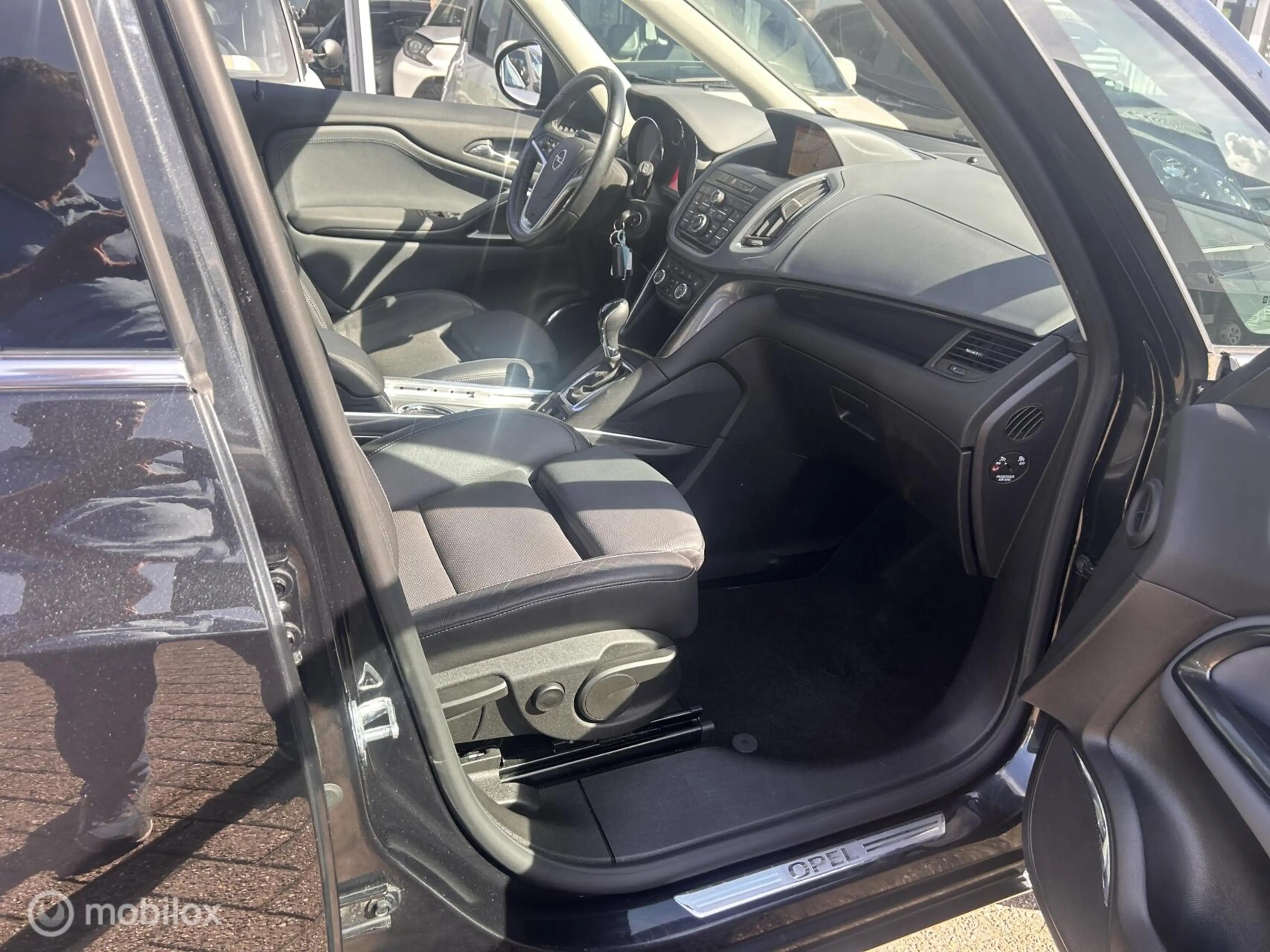 Opel Zafira Tourer 1.6 170 PK Automaat Unieke Auto ! — photo 9