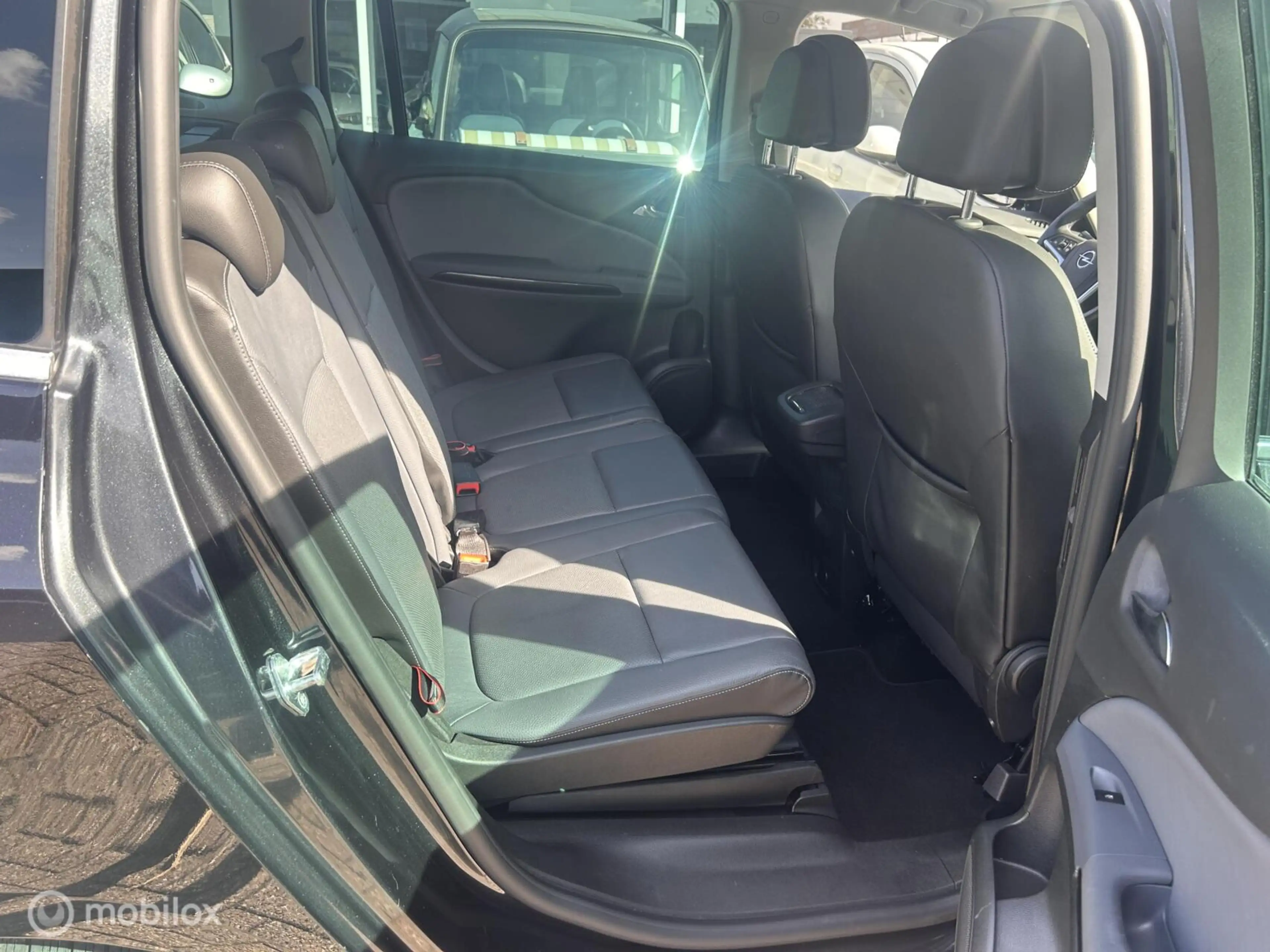 Opel Zafira Tourer 1.6 170 PK Automaat Unieke Auto ! — photo 10