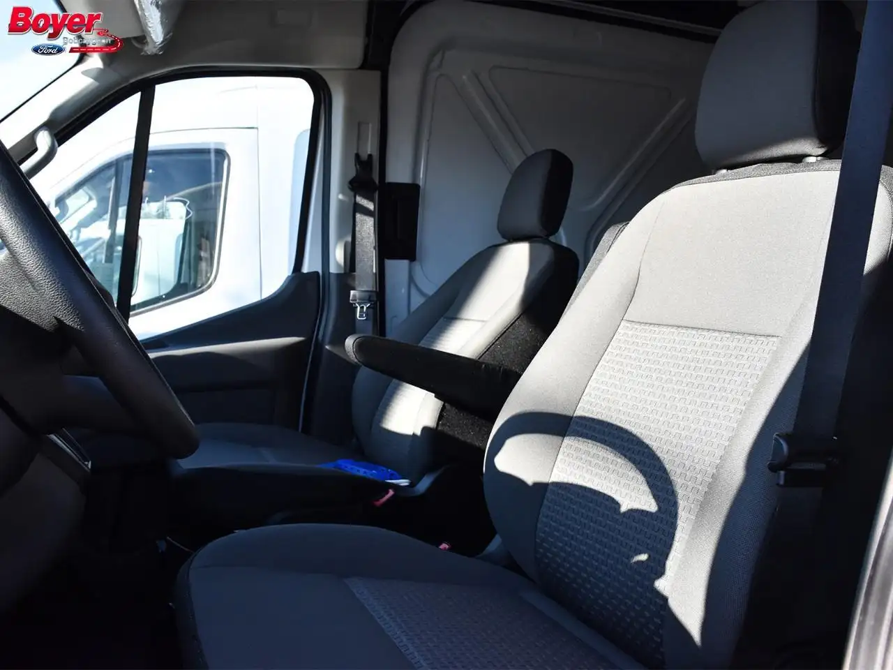 Ford Transit Cargo Van снимка Ford Transit Cargo Van