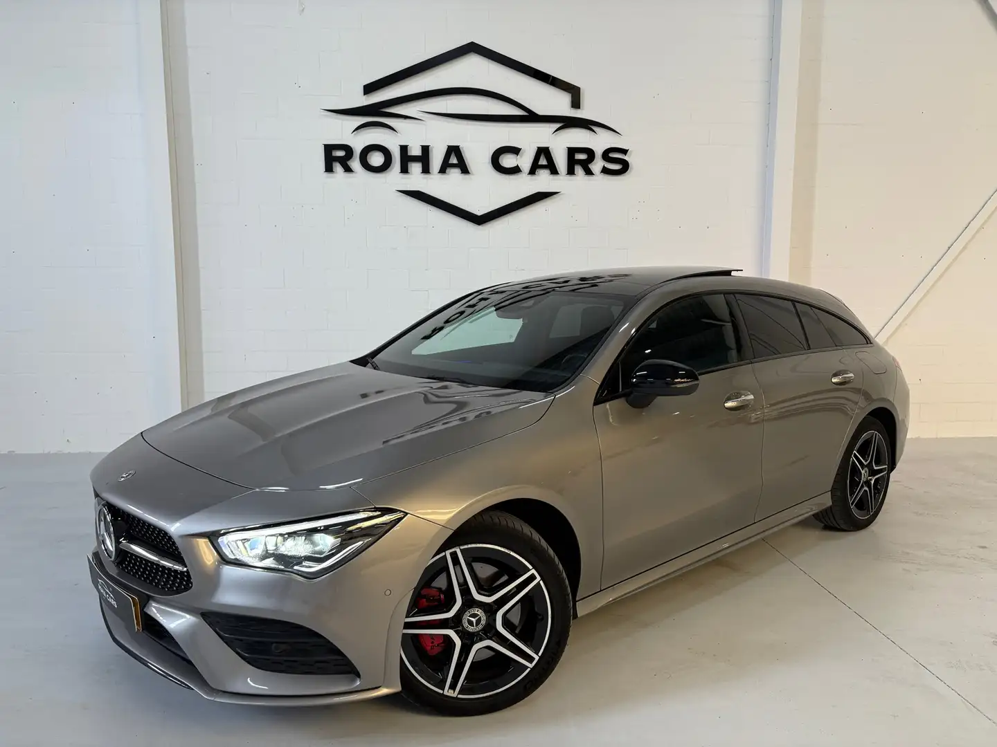 Mercedes-Benz CLA 250 Shooting Brake e Business Solution AMG Limited Grijs - 1