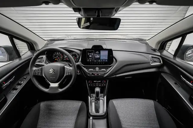 Suzuki S-Cross view 6