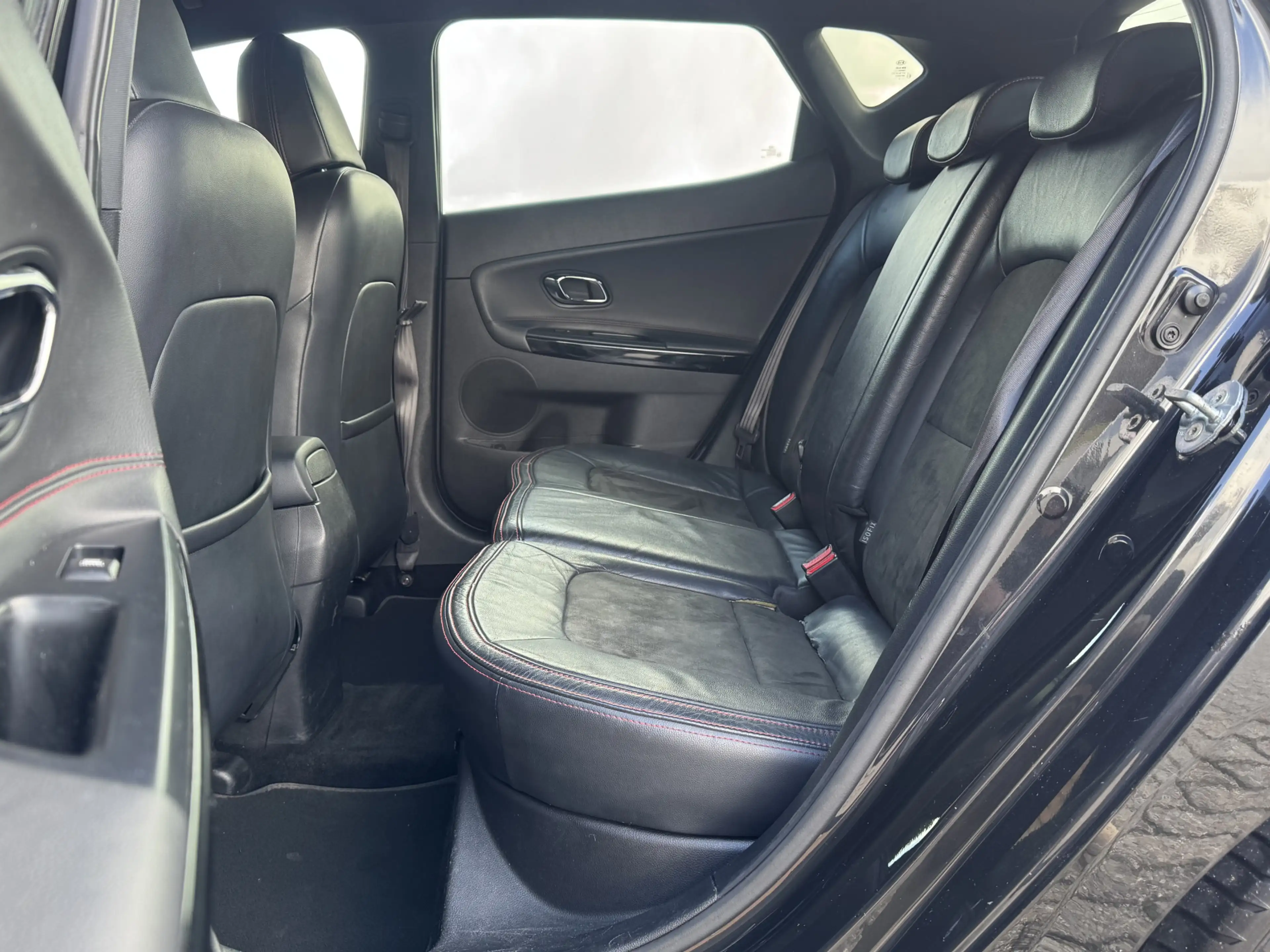 Kia Ceed / cee'd 1.6 GT | NL-AUTO! | DEALER OH! | NAVI! | CAMERA! — photo 28