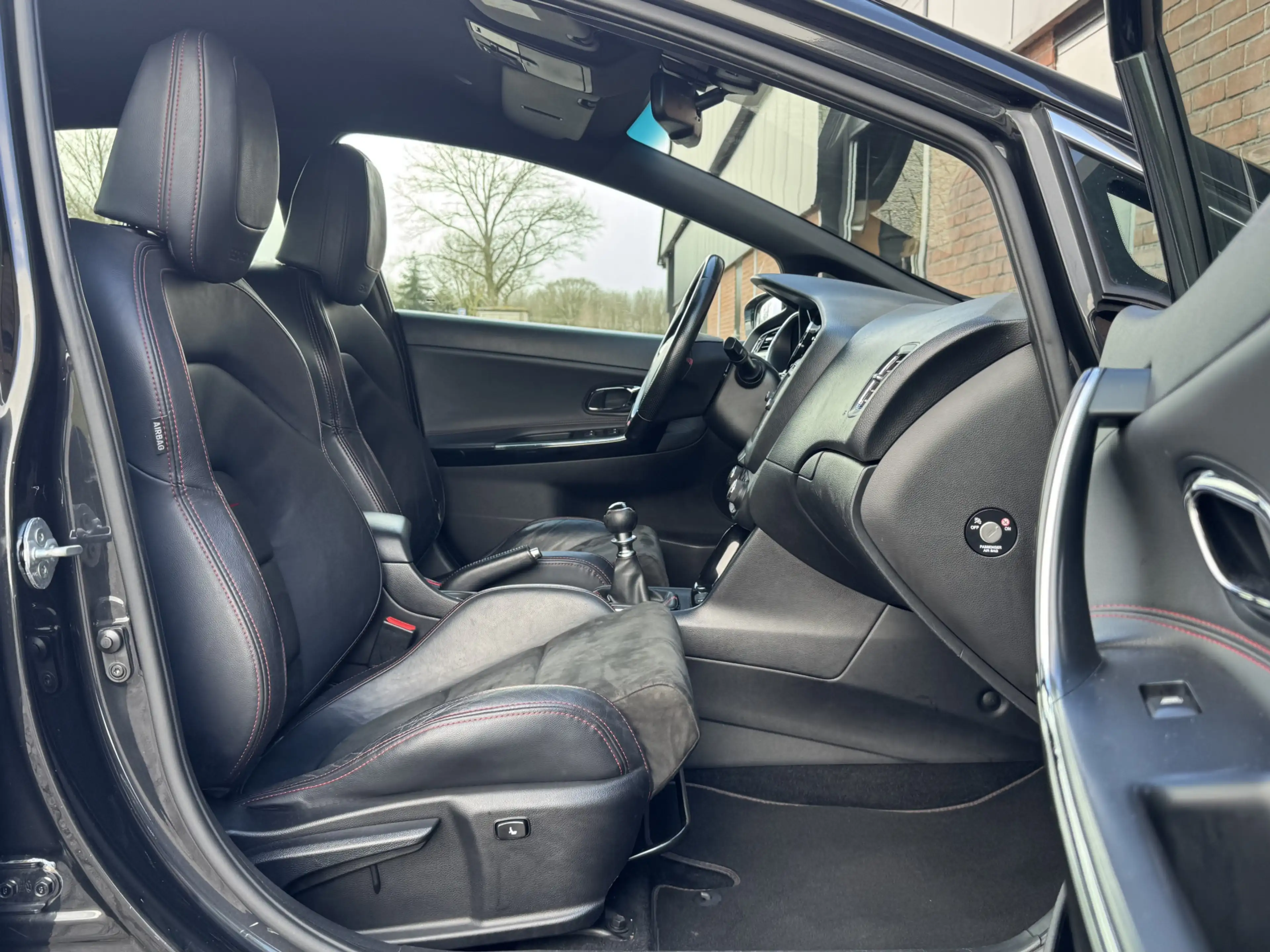 Kia Ceed / cee'd 1.6 GT | NL-AUTO! | DEALER OH! | NAVI! | CAMERA! — photo 29