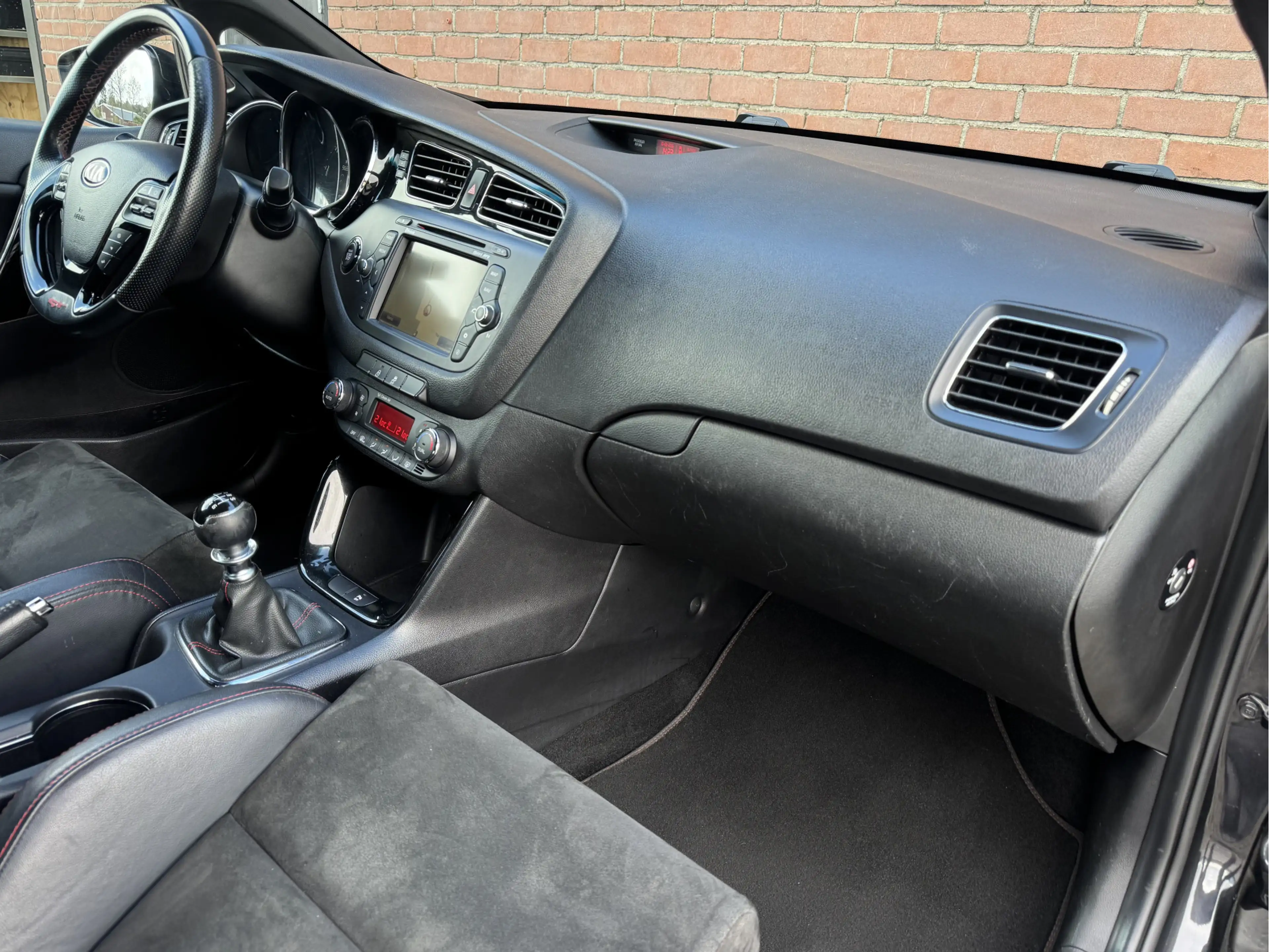 Kia Ceed / cee'd 1.6 GT | NL-AUTO! | DEALER OH! | NAVI! | CAMERA! — photo 11