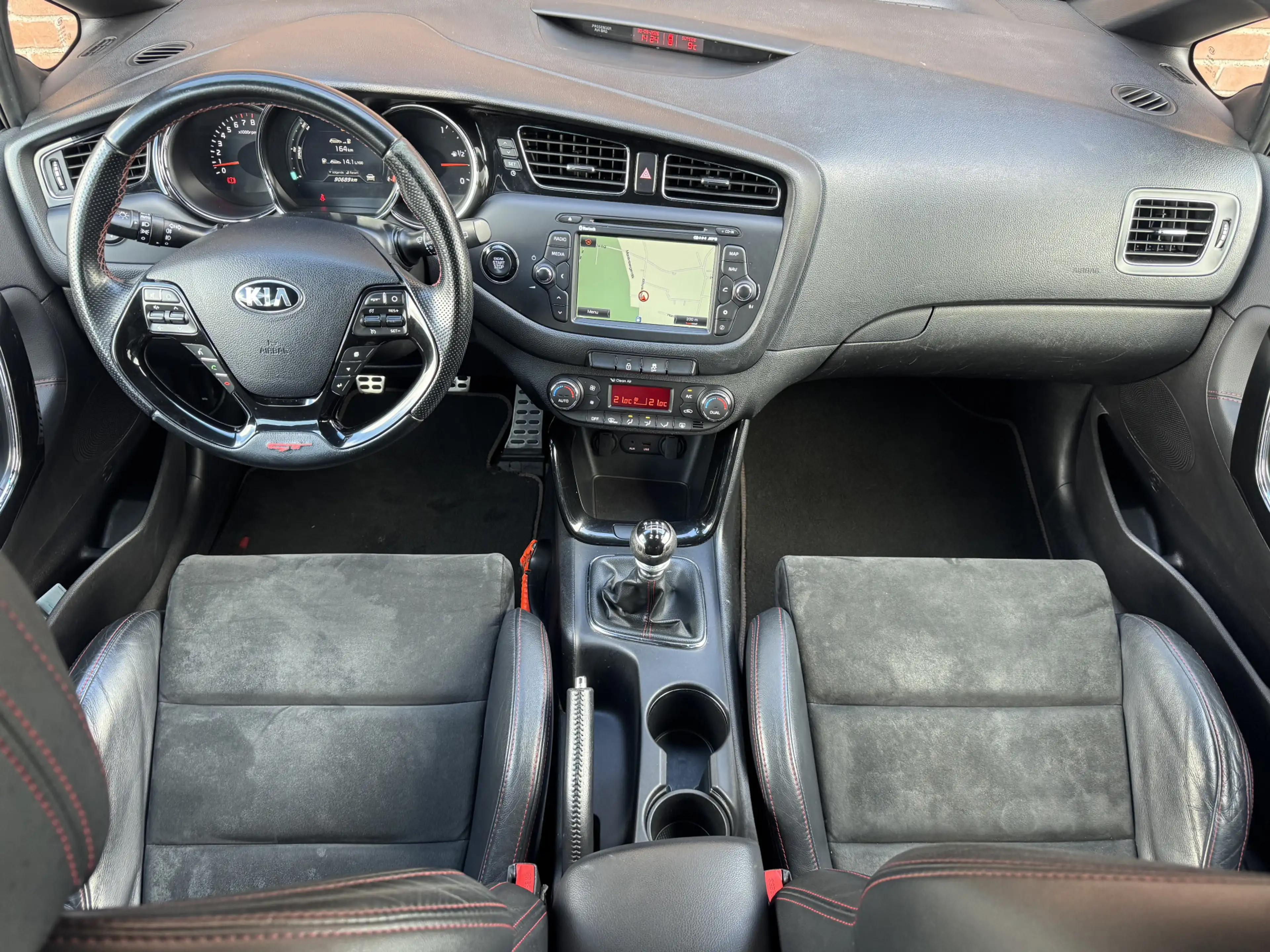 Kia Ceed / cee'd 1.6 GT | NL-AUTO! | DEALER OH! | NAVI! | CAMERA! — photo 10