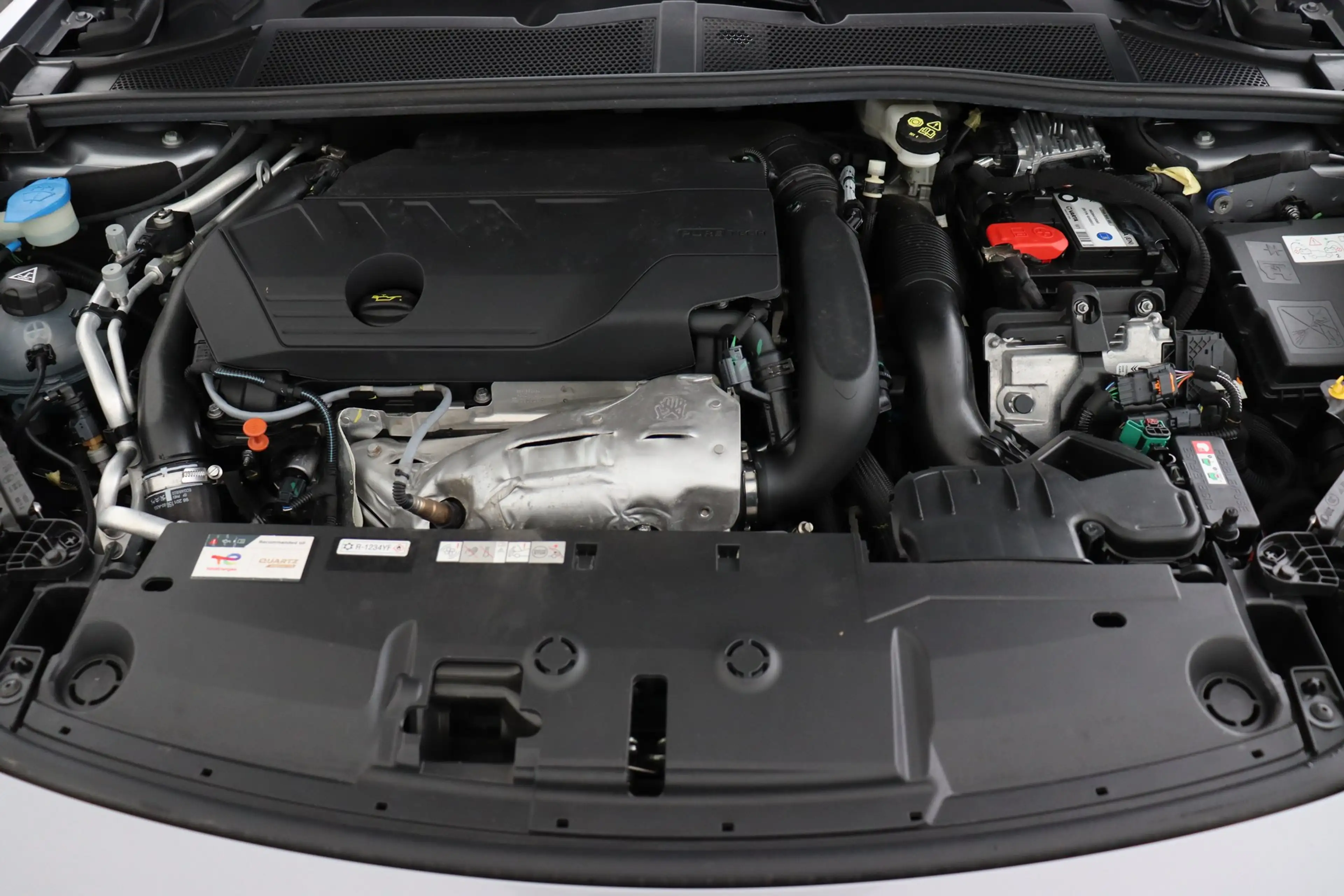 Peugeot 408 1.6 PHEV  EAT8 ALLURE  + A/T + GPS + CARPLAY + CAM — photo 15