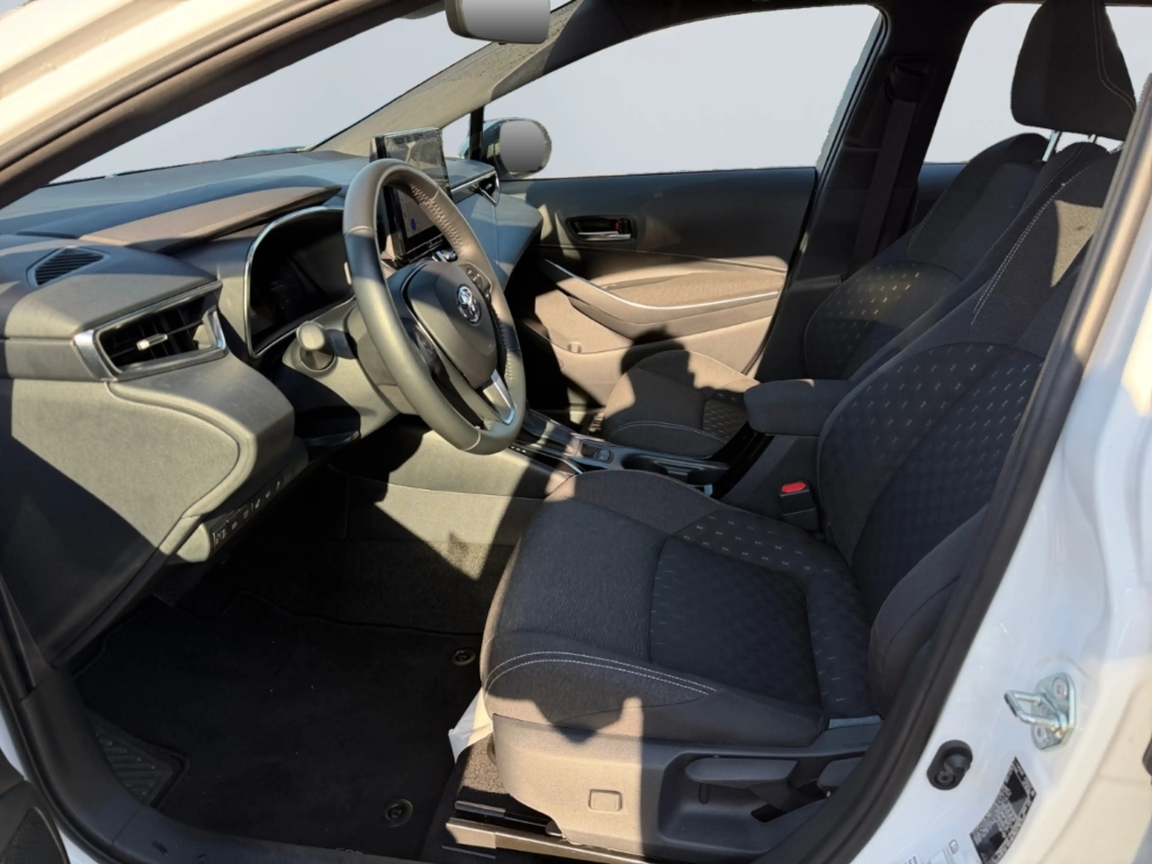 Toyota Corolla 1.8 TS Hybrid Business Edition *SHZ*CAM* — photo 9