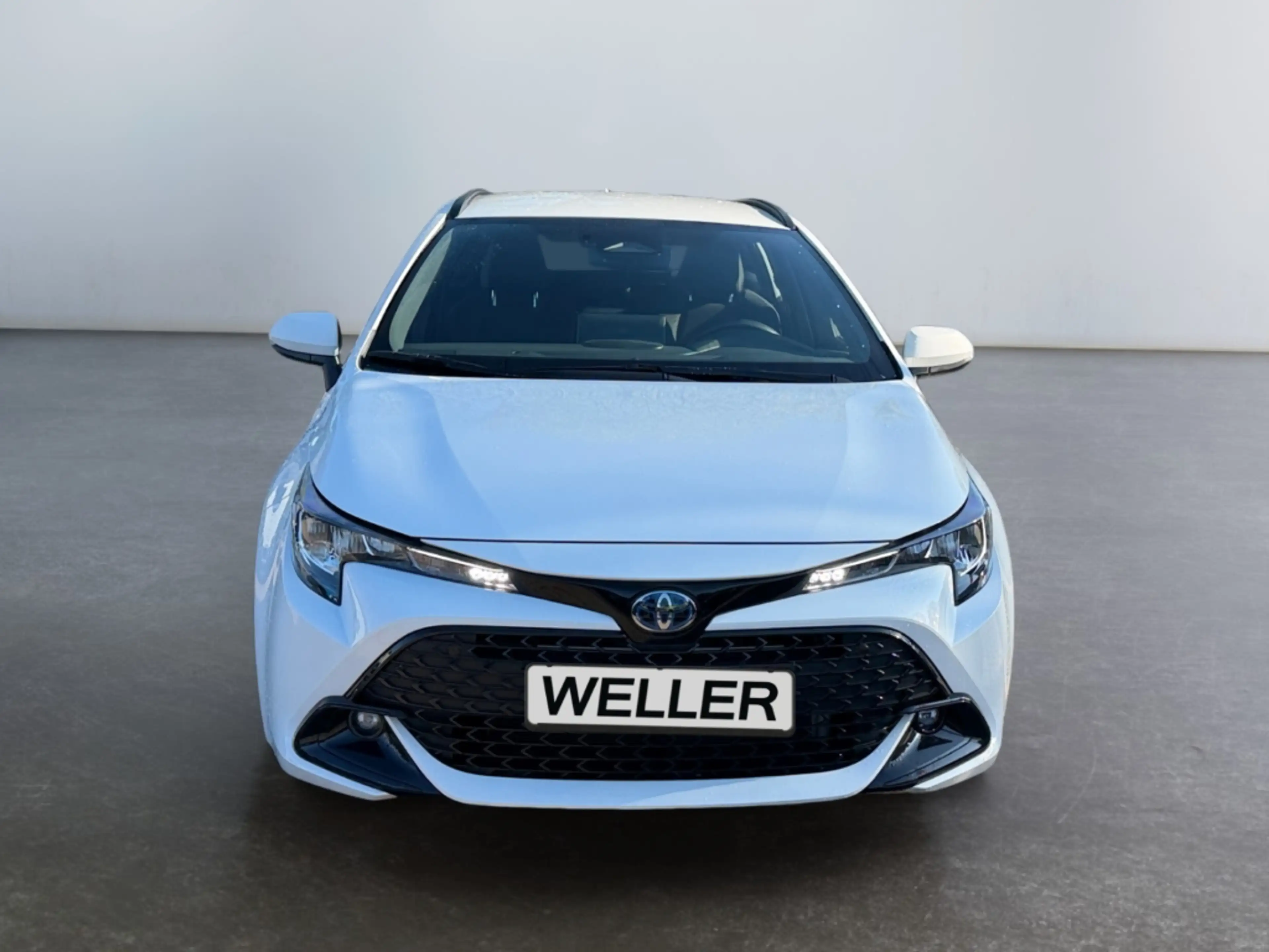 Toyota Corolla 1.8 TS Hybrid Business Edition *SHZ*CAM* — photo 2