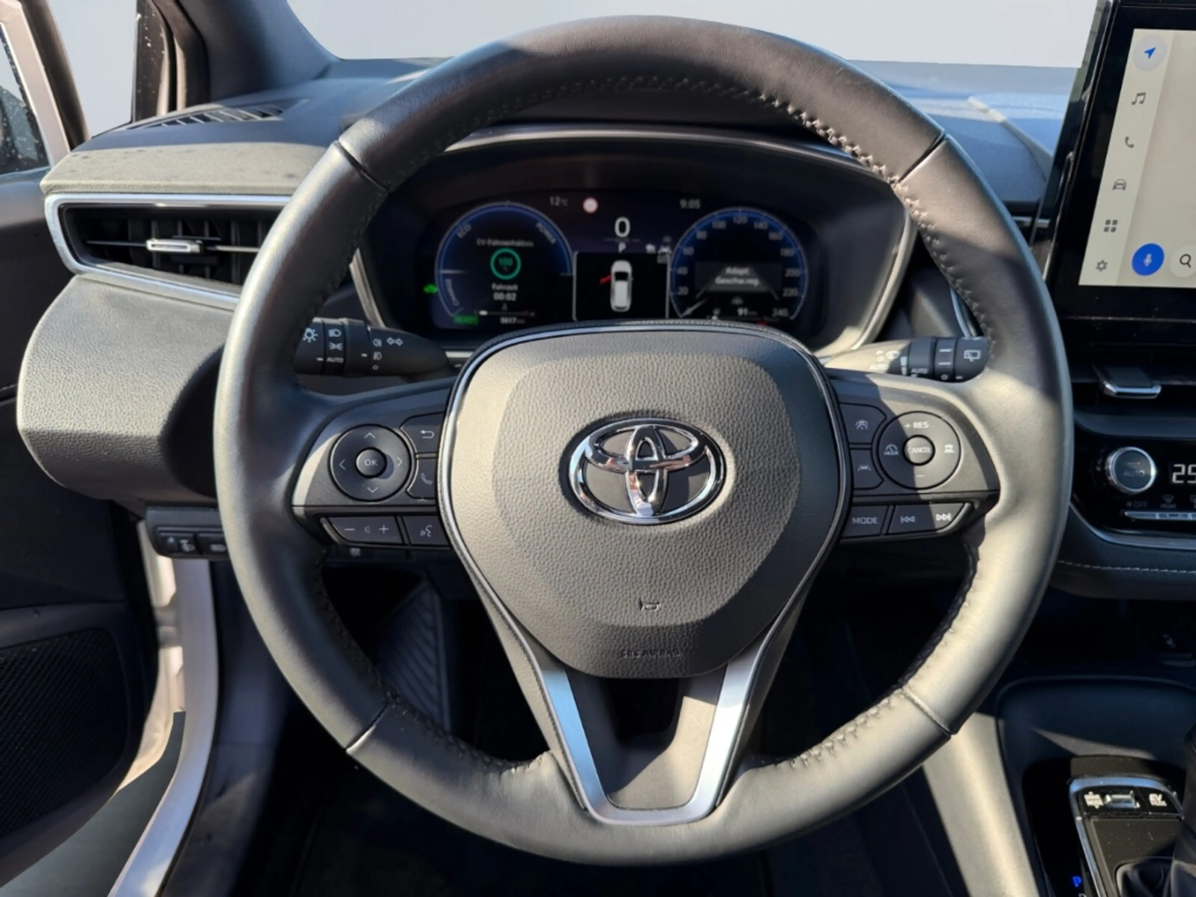 Toyota Corolla 1.8 TS Hybrid Business Edition *SHZ*CAM* — photo 12