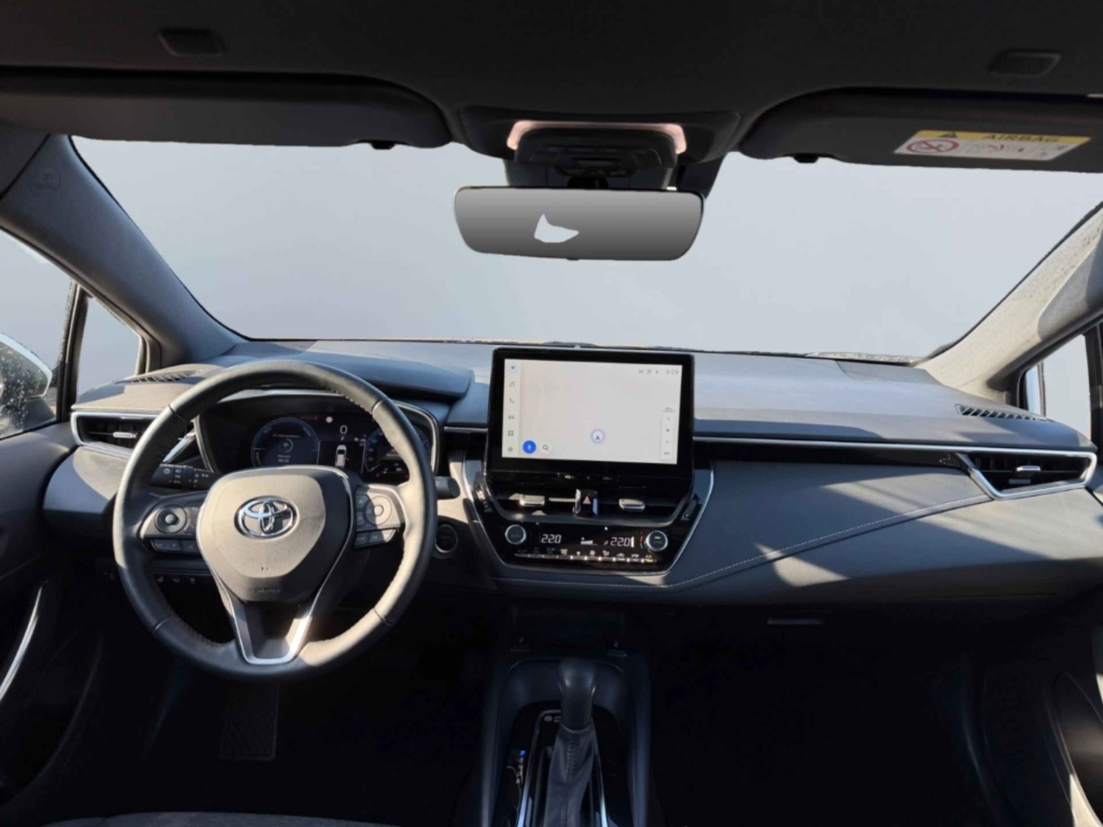 Toyota Corolla 1.8 TS Hybrid Business Edition *SHZ*CAM* — photo 11