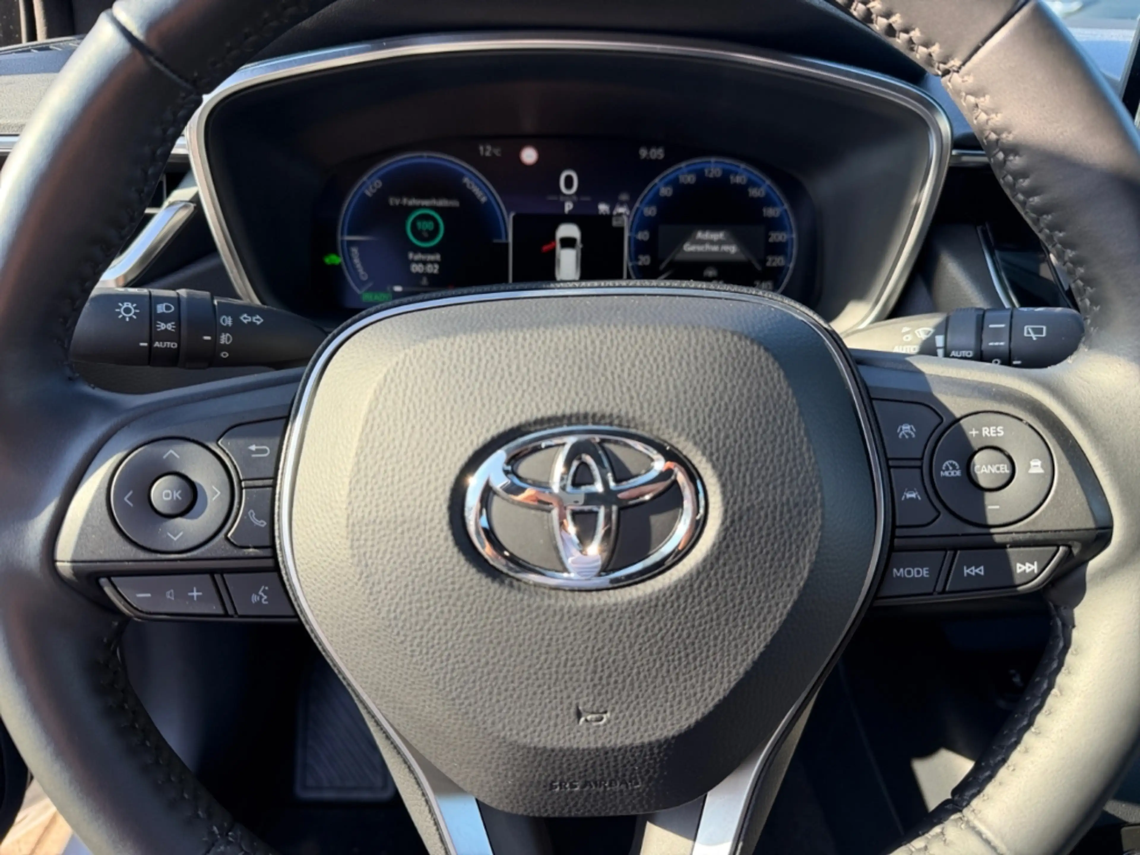 Toyota Corolla 1.8 TS Hybrid Business Edition *SHZ*CAM* — photo 13
