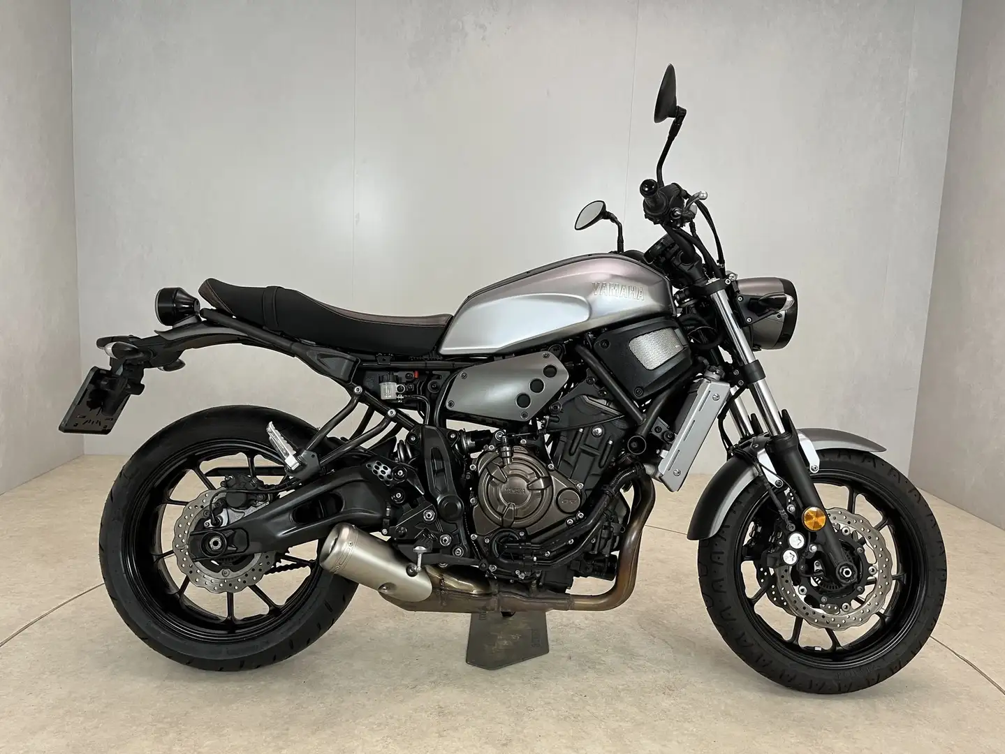 Yamaha XSR 700 ABS Šedá - 1