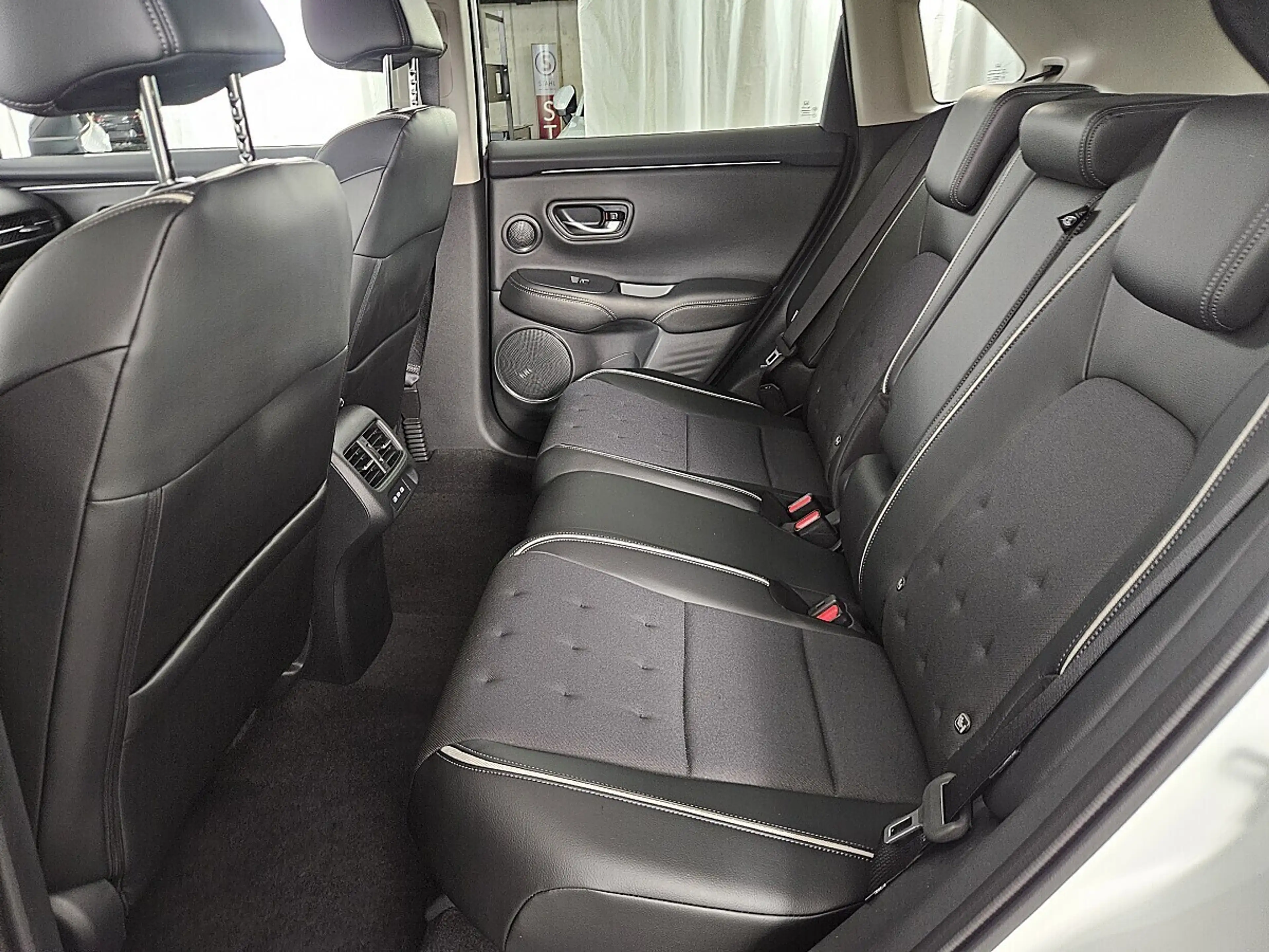 Honda ZR-V Hybrid Sport Aut. | Auto Stahl Wien 23 — photo 5