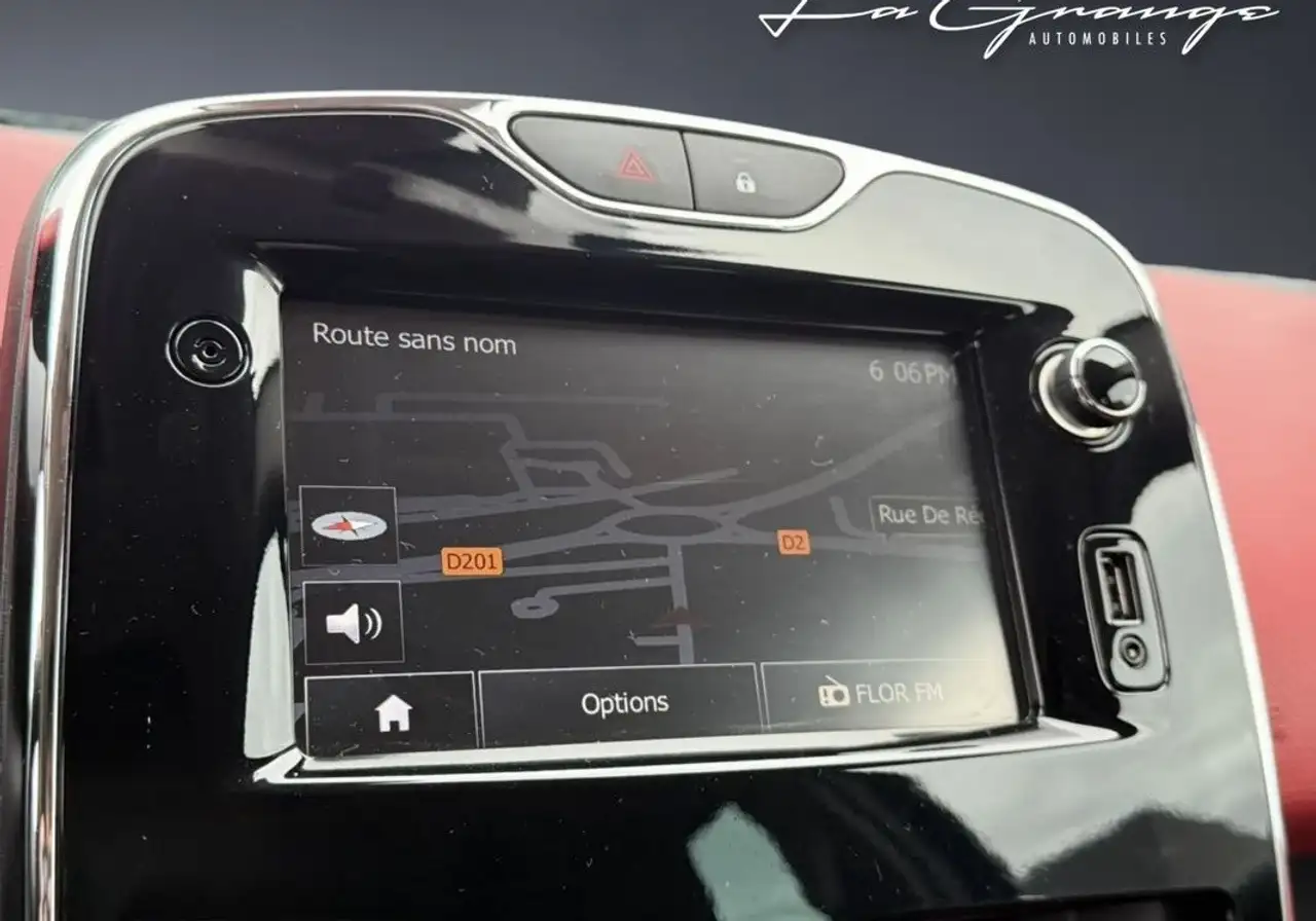 Renault Clio Citadine 5 portes — photo 20