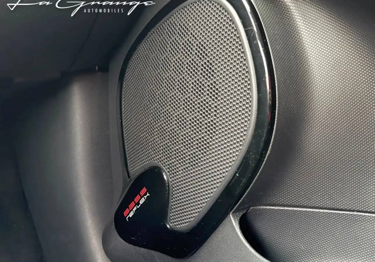 Renault Clio Citadine 5 portes — photo 18