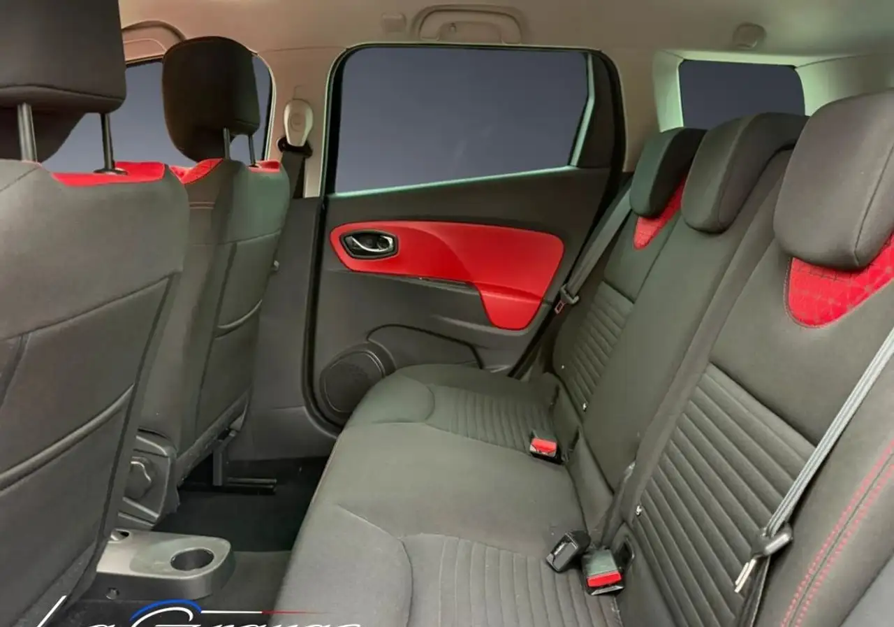 Renault Clio Citadine 5 portes — photo 10