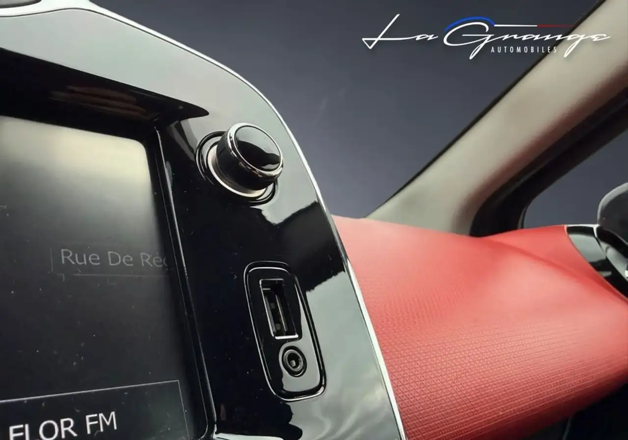 Renault Clio Citadine 5 portes — photo 21