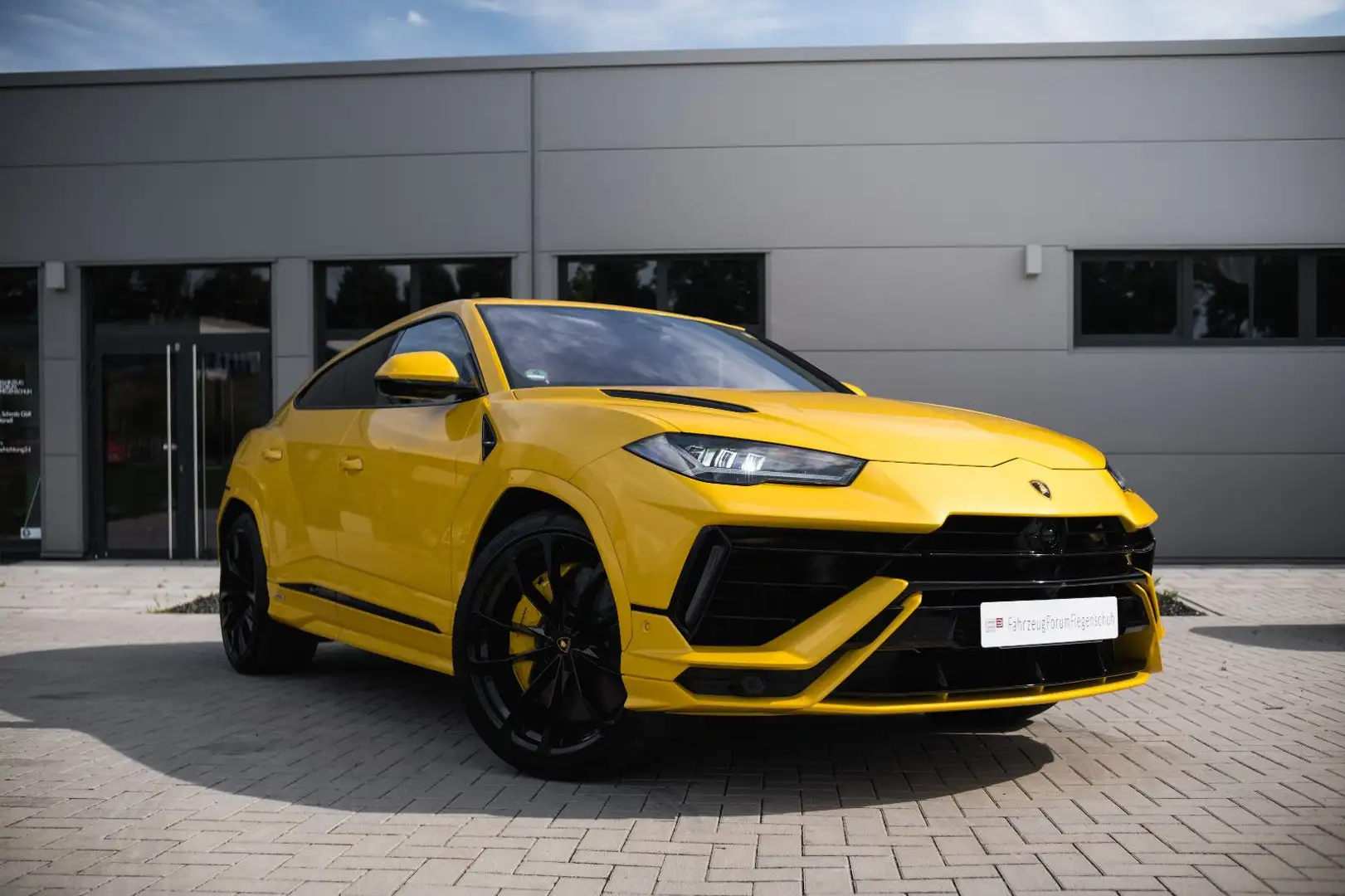 Lamborghini Urus S - Carbon, 4-Sitz, B & O, HUD, Pano-Dach Gelb - 2