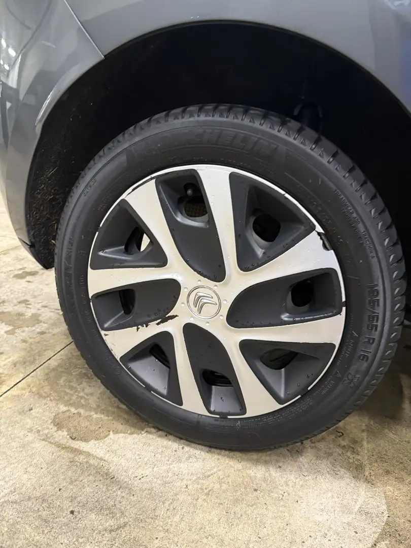 Citroen C3 1.2 puretech Exclusive 82cv E6 - 1