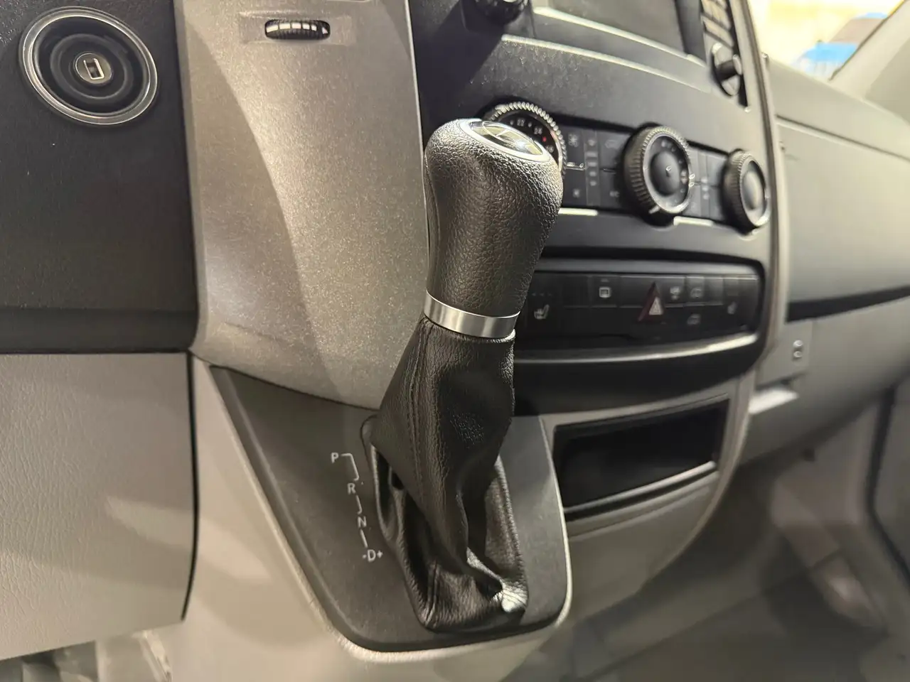 Mercedes-Benz Sprinter снимка Mercedes-Benz Sprinter